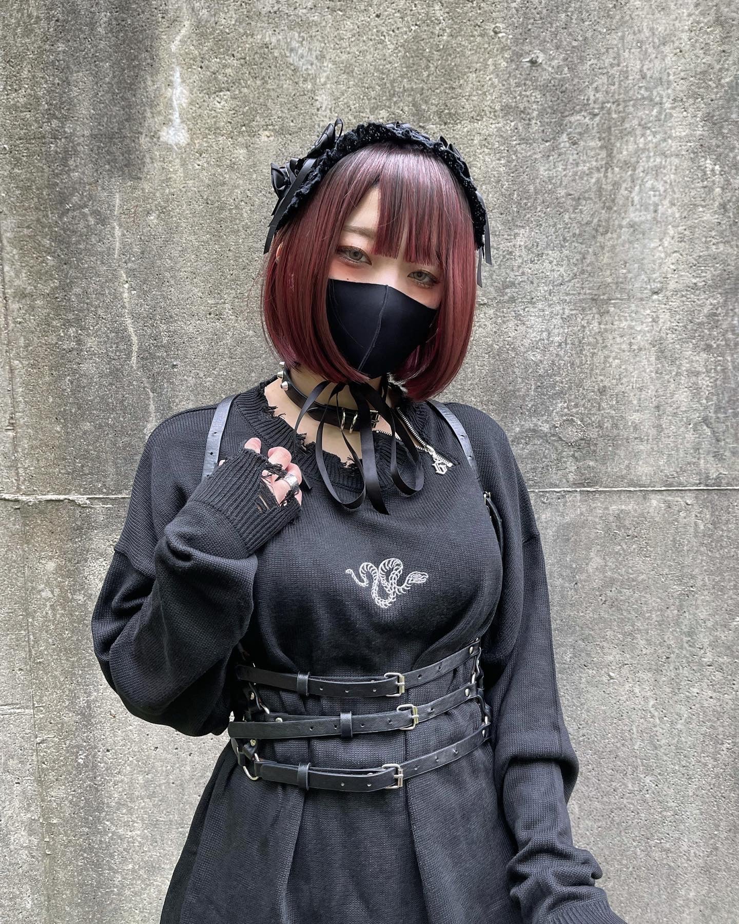 【再販】gibous damage zip knit black