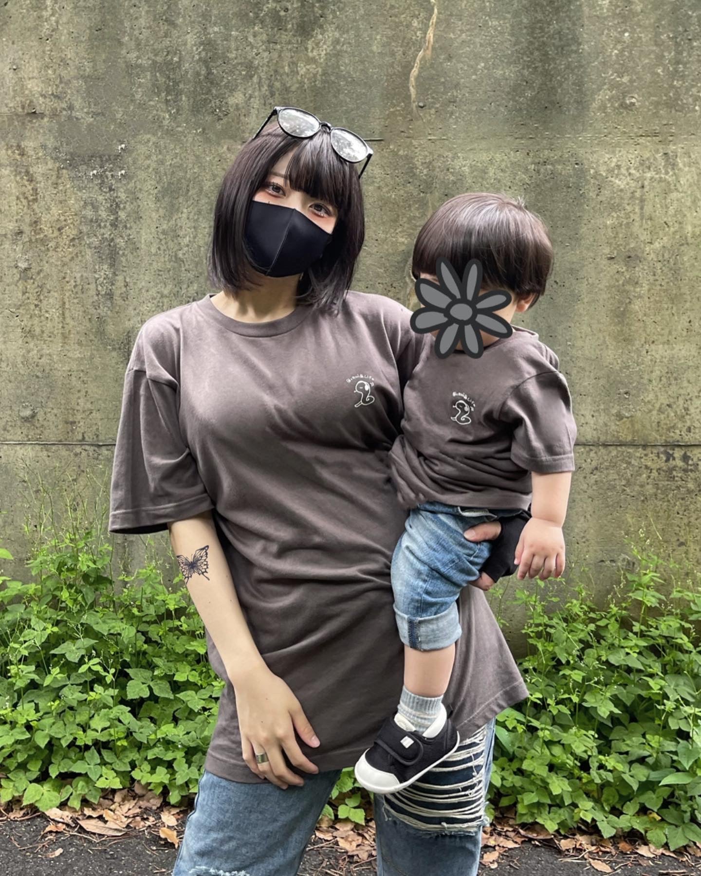 gibous baby snake t shirt charcoal gray