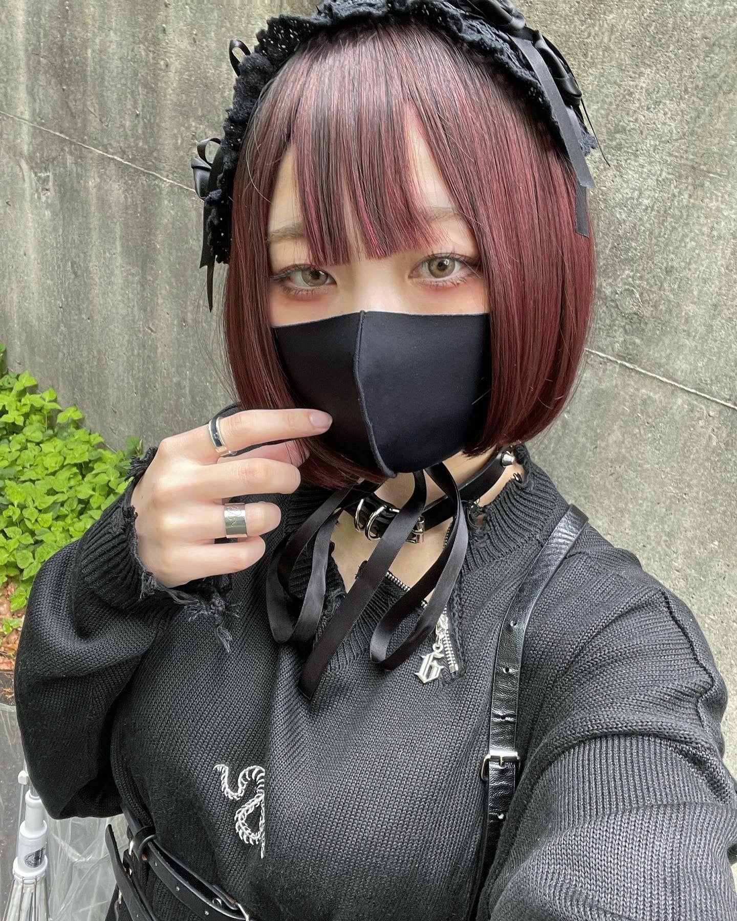 gibous damage zip knit black