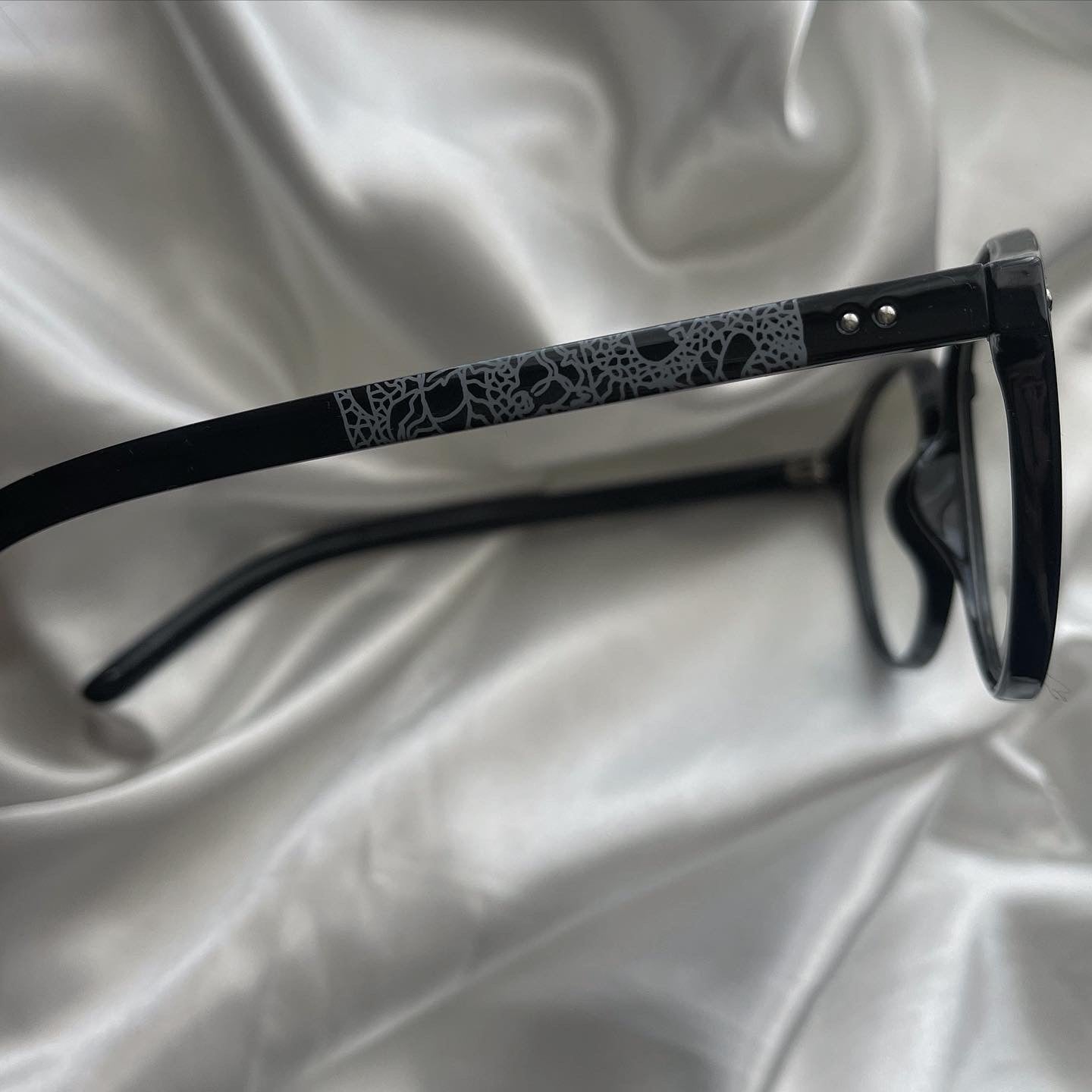 【再販】gibous snake scorpion black rim glasses