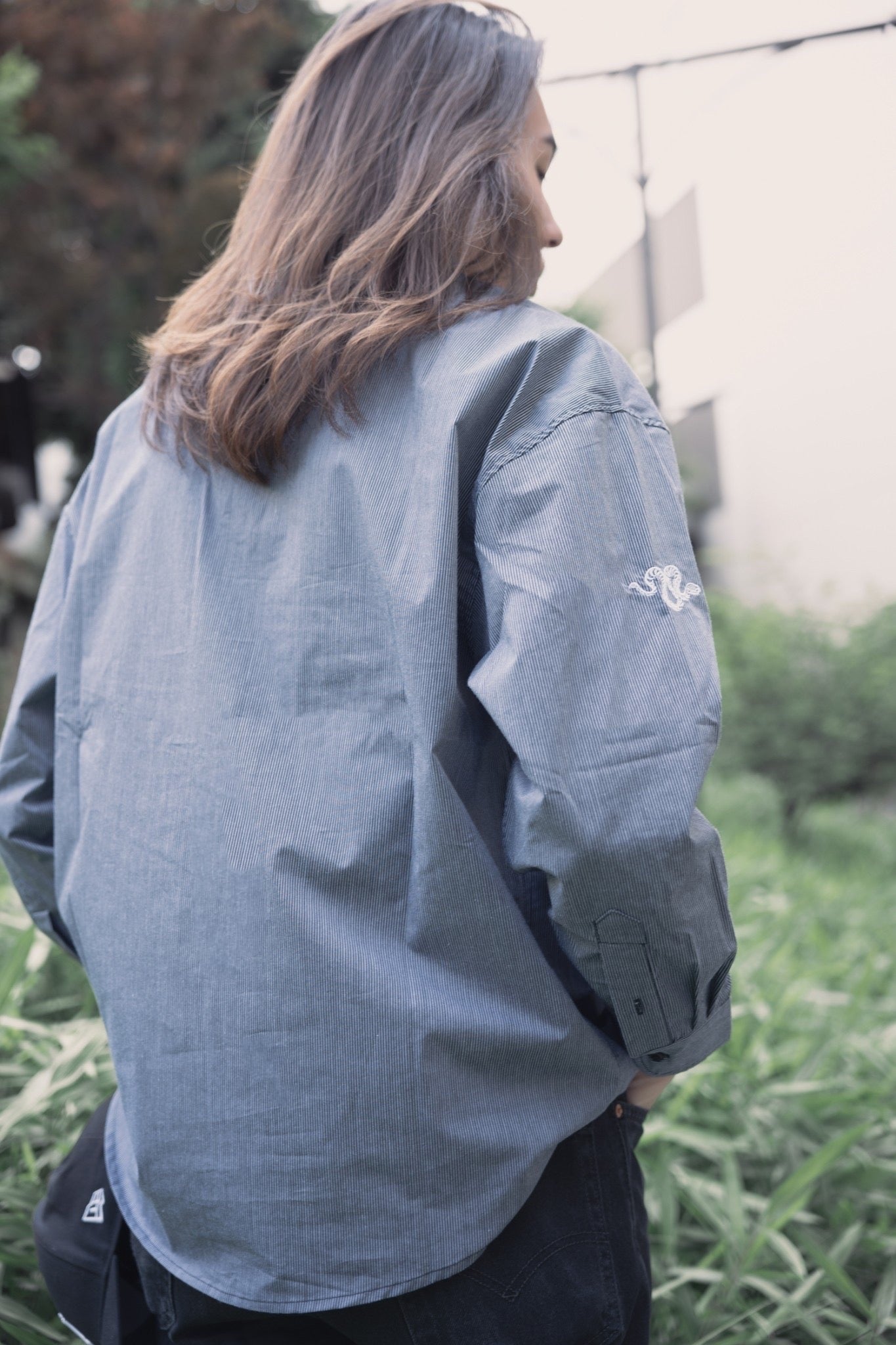 gibous scorpion stripe shirt gray×black