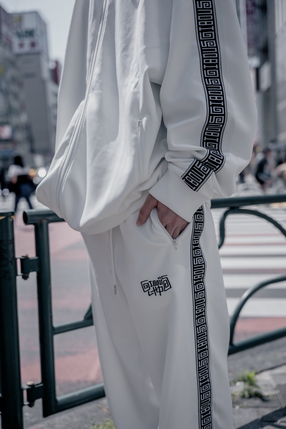 再販】gibous×lhp logo jersey white pants