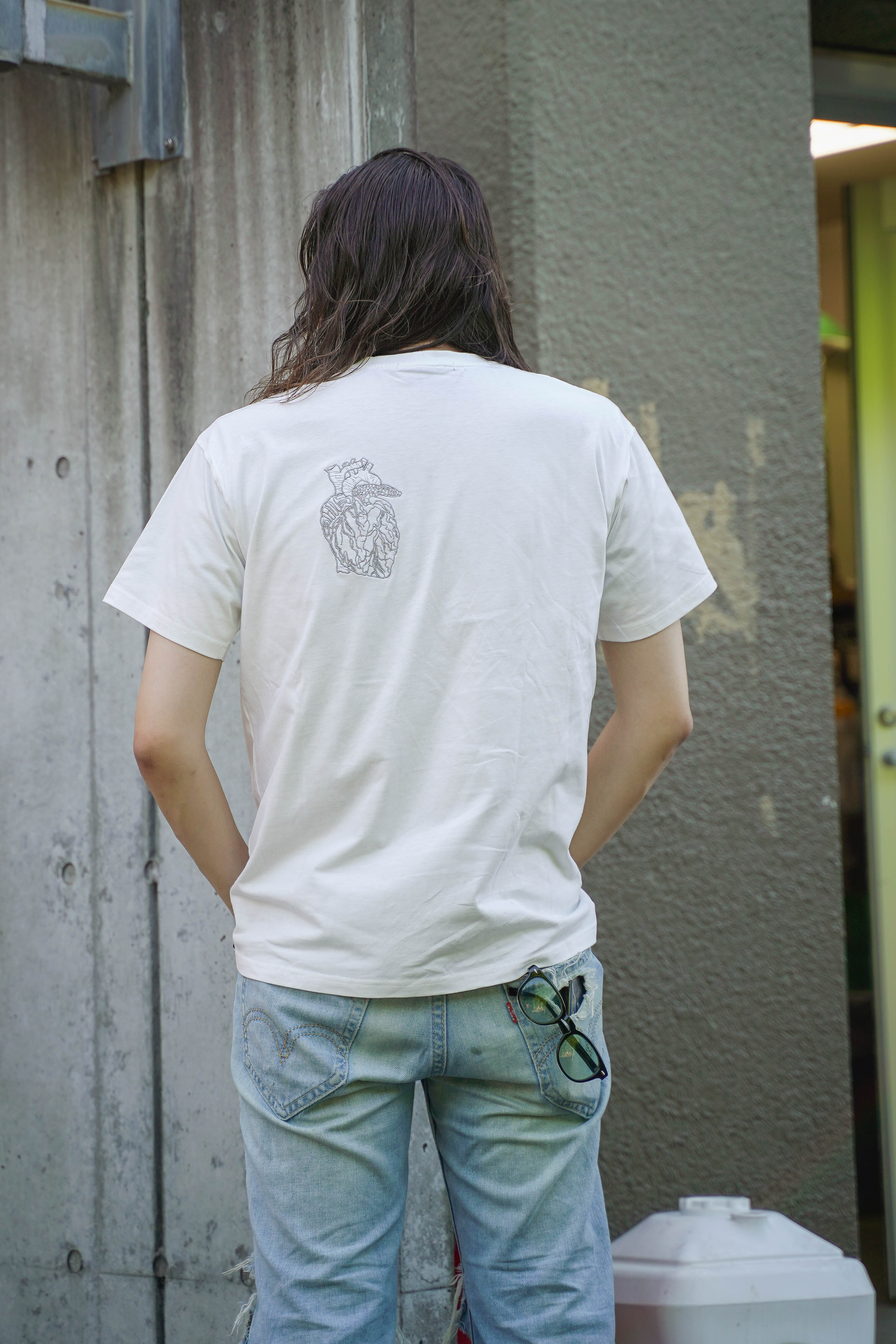 gibous snake heart logo T white