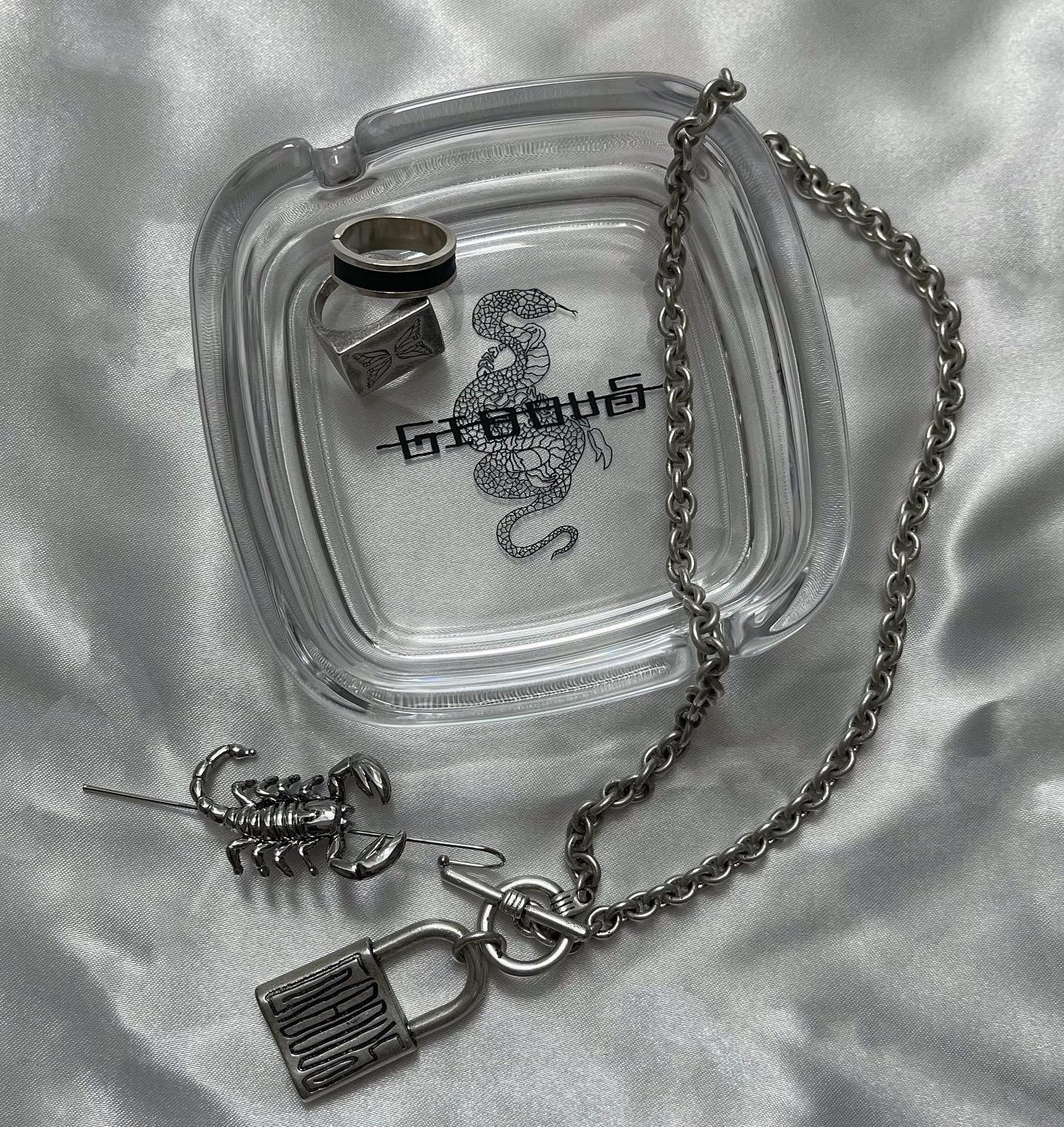 【再販】gibous snake scorpion glass ashtray