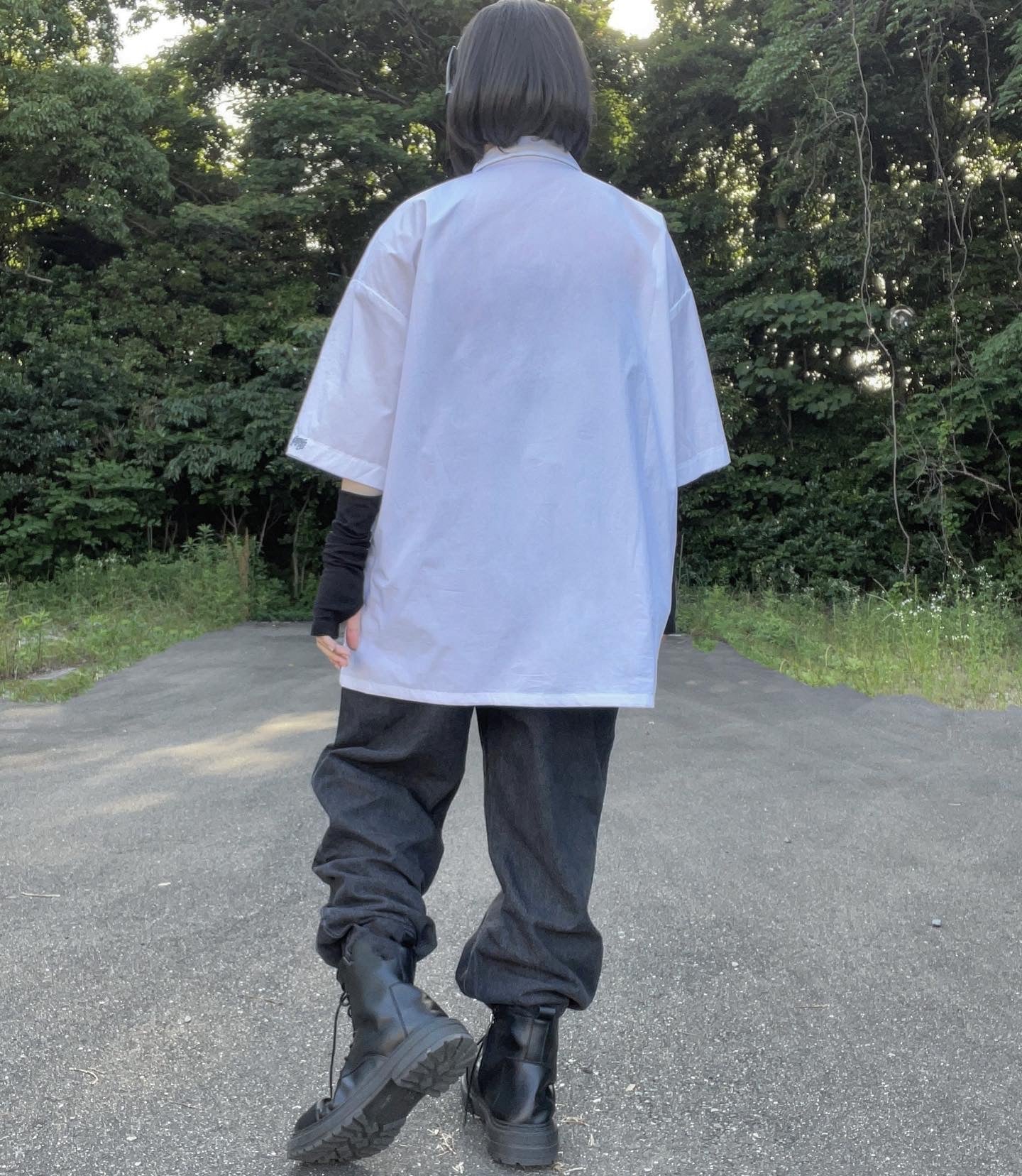 【再販】gibous logo butterfly chain shirt white