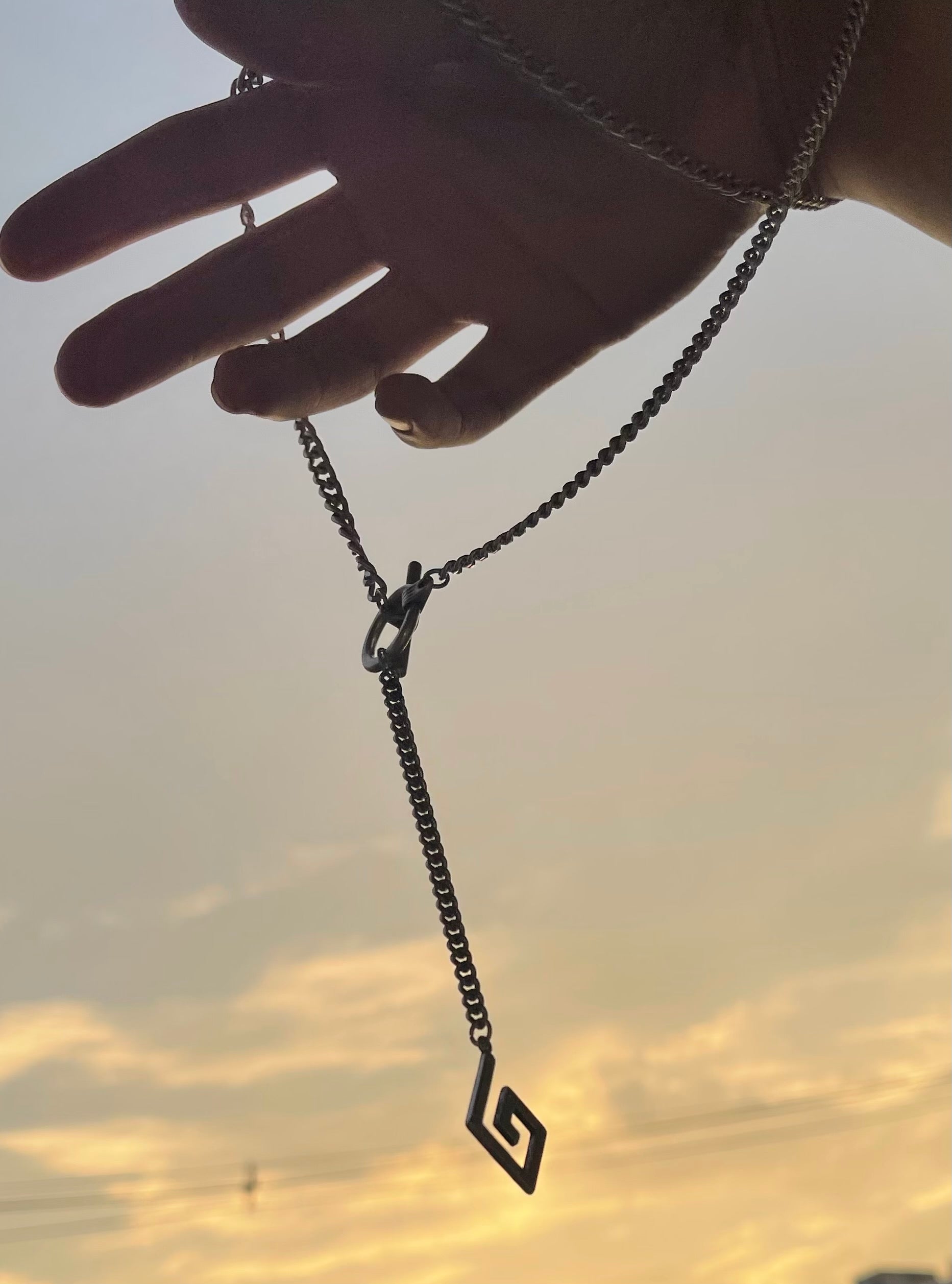 gibous G necklace
