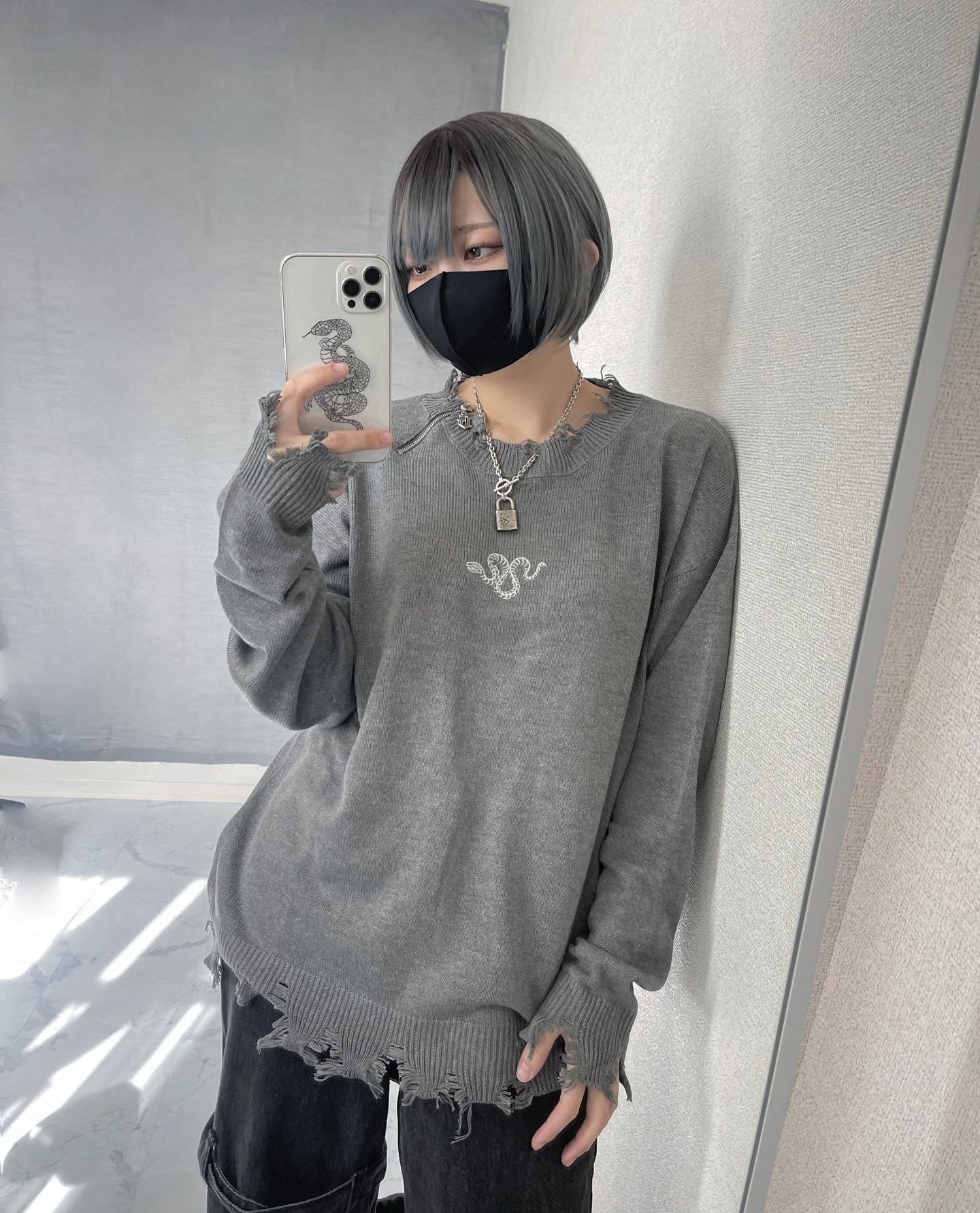 gibous damage zip knit gray