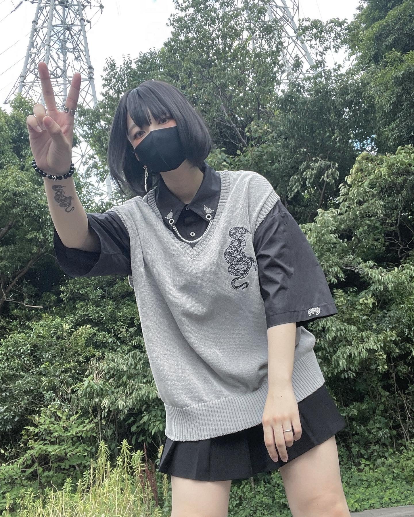 【再販】gibous logo butterfly chain shirt black