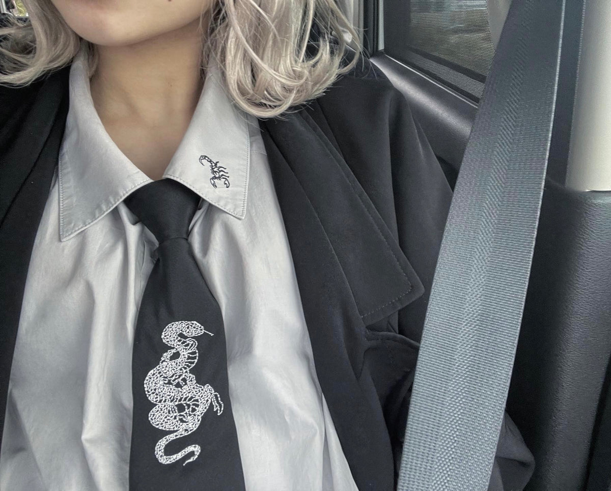 再販】gibous snake scorpion necktie
