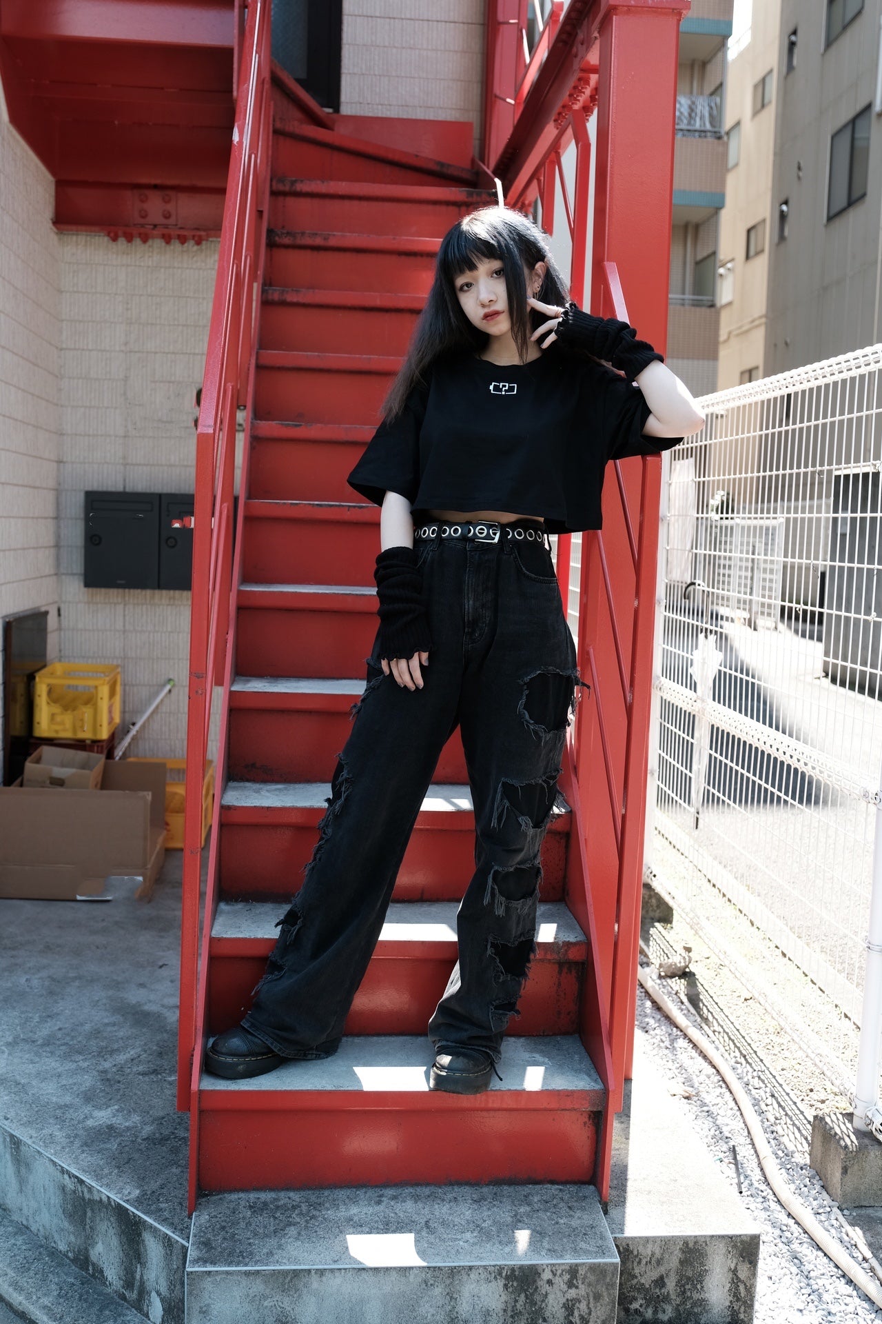 gibous battery cropped T-shirt black