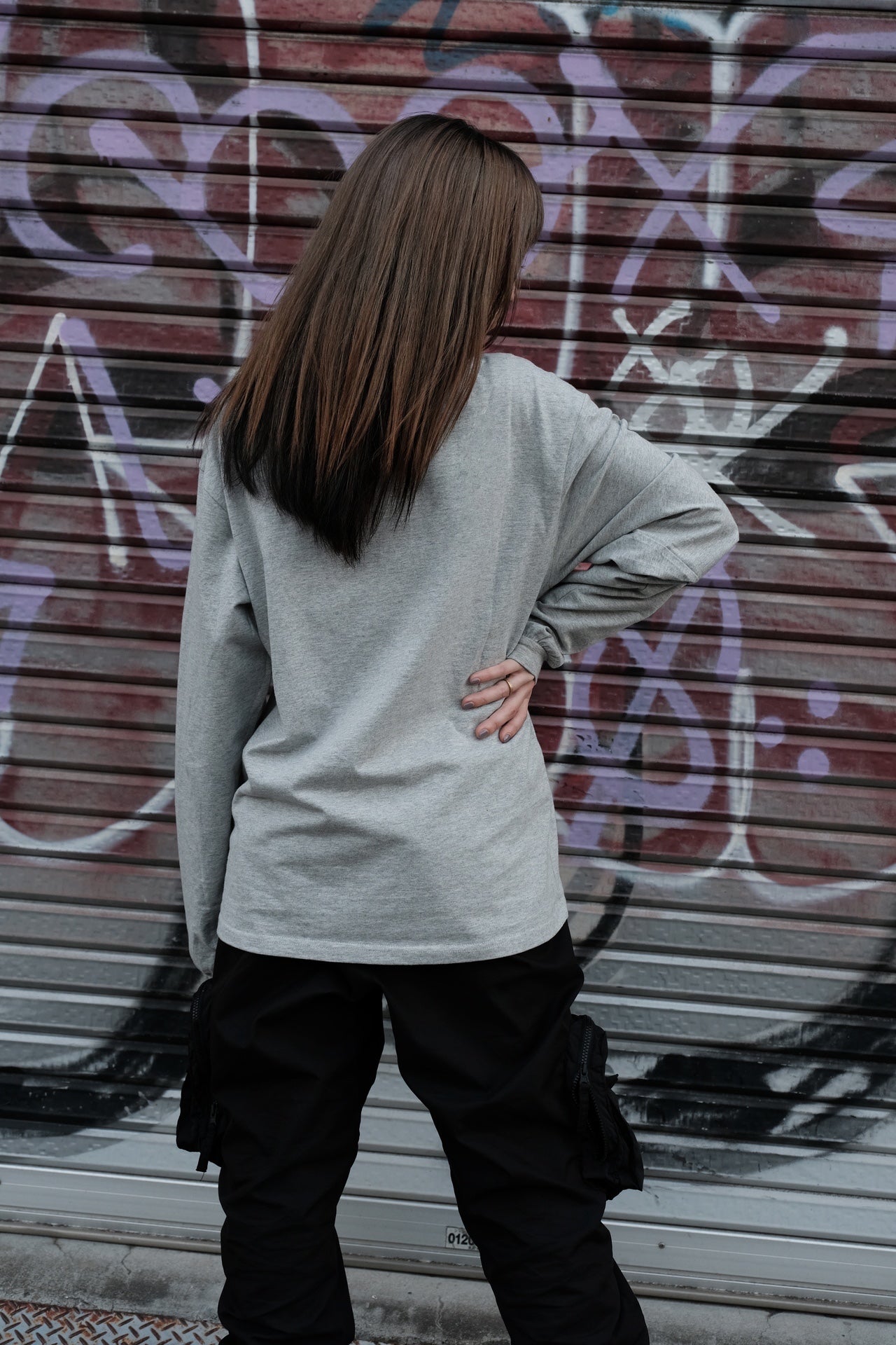 gibous scopion long T gray
