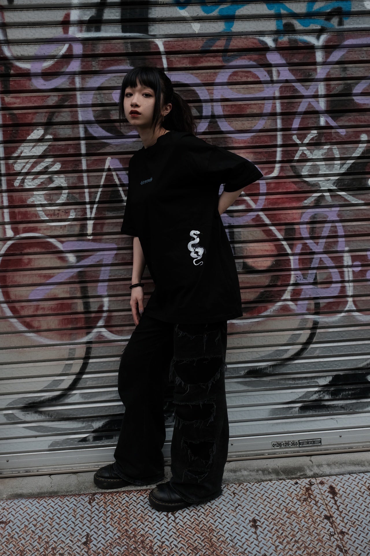 【再販】gibous logo snake T black