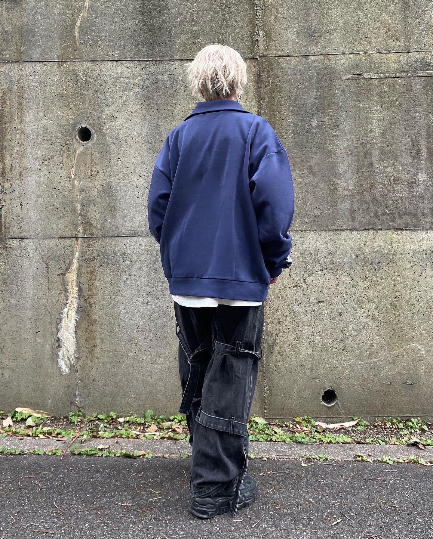 【再販】gibous logo snake half zip navy