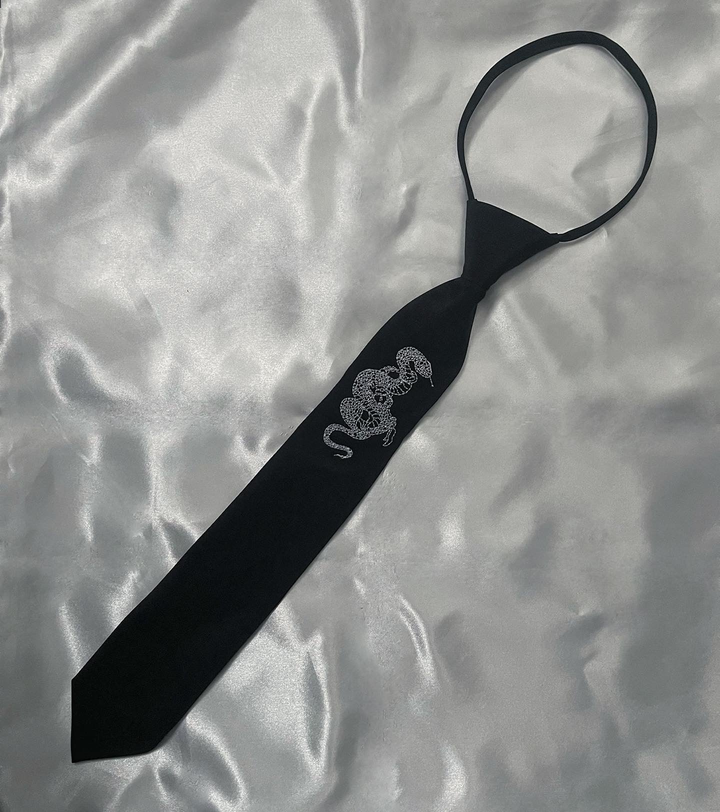 【再販】gibous snake scorpion necktie