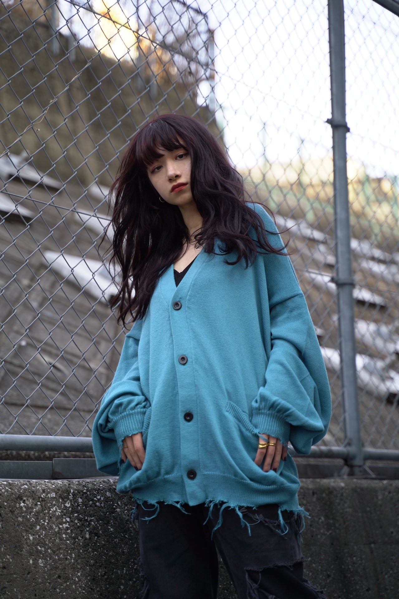 【再販】gibous damage cardigan blue