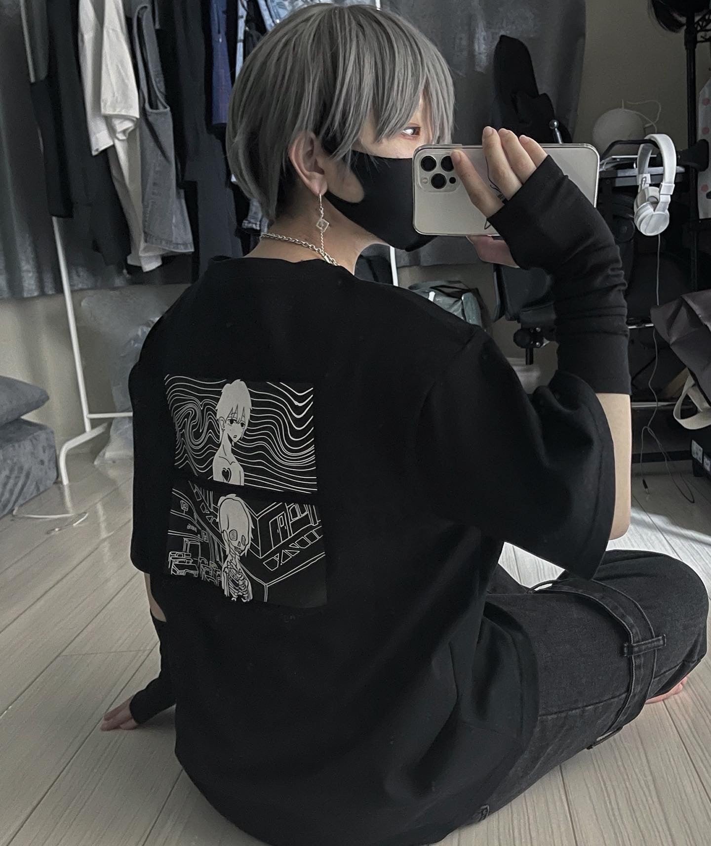 gibous Feeling T shirts black