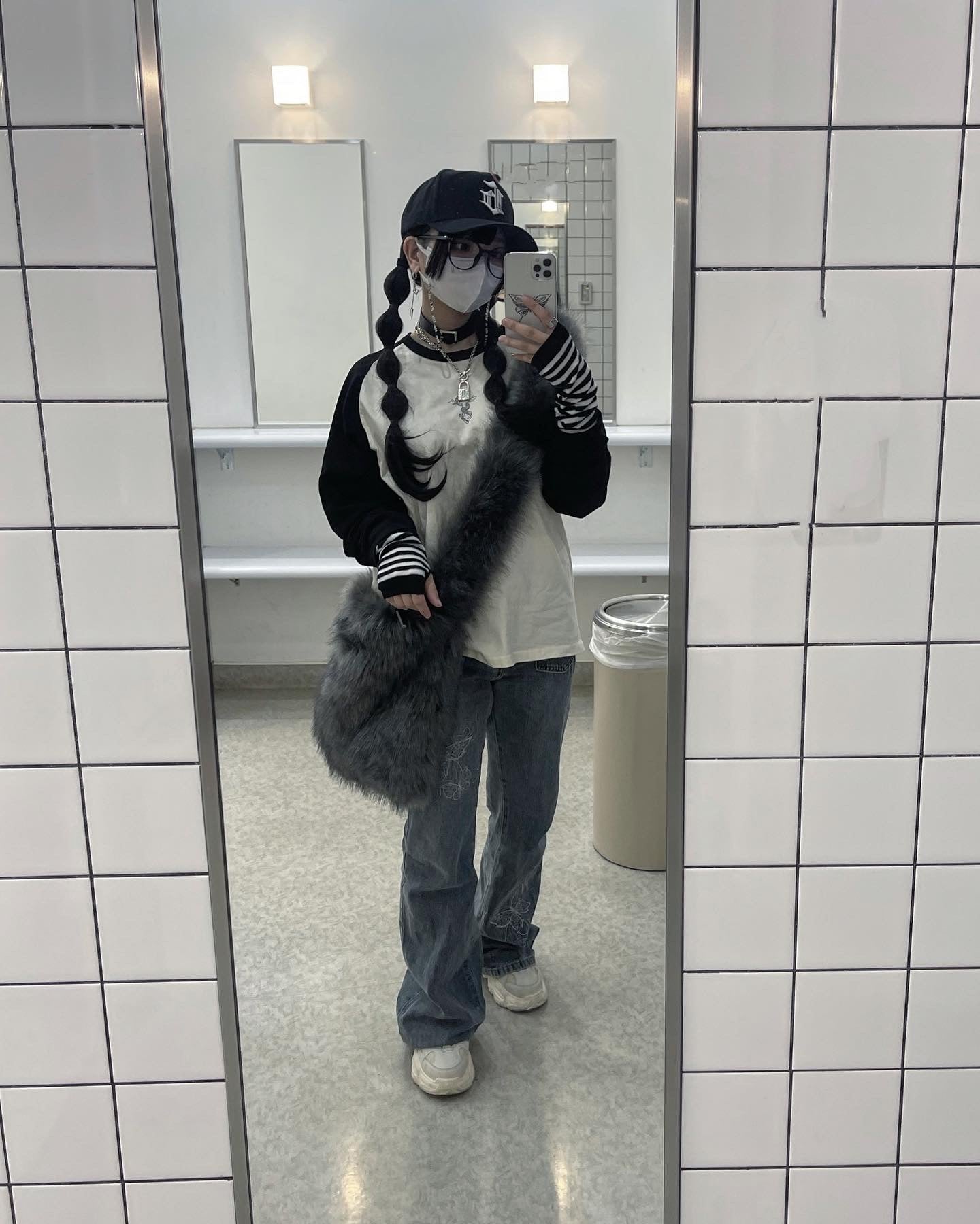 gibous fur bag