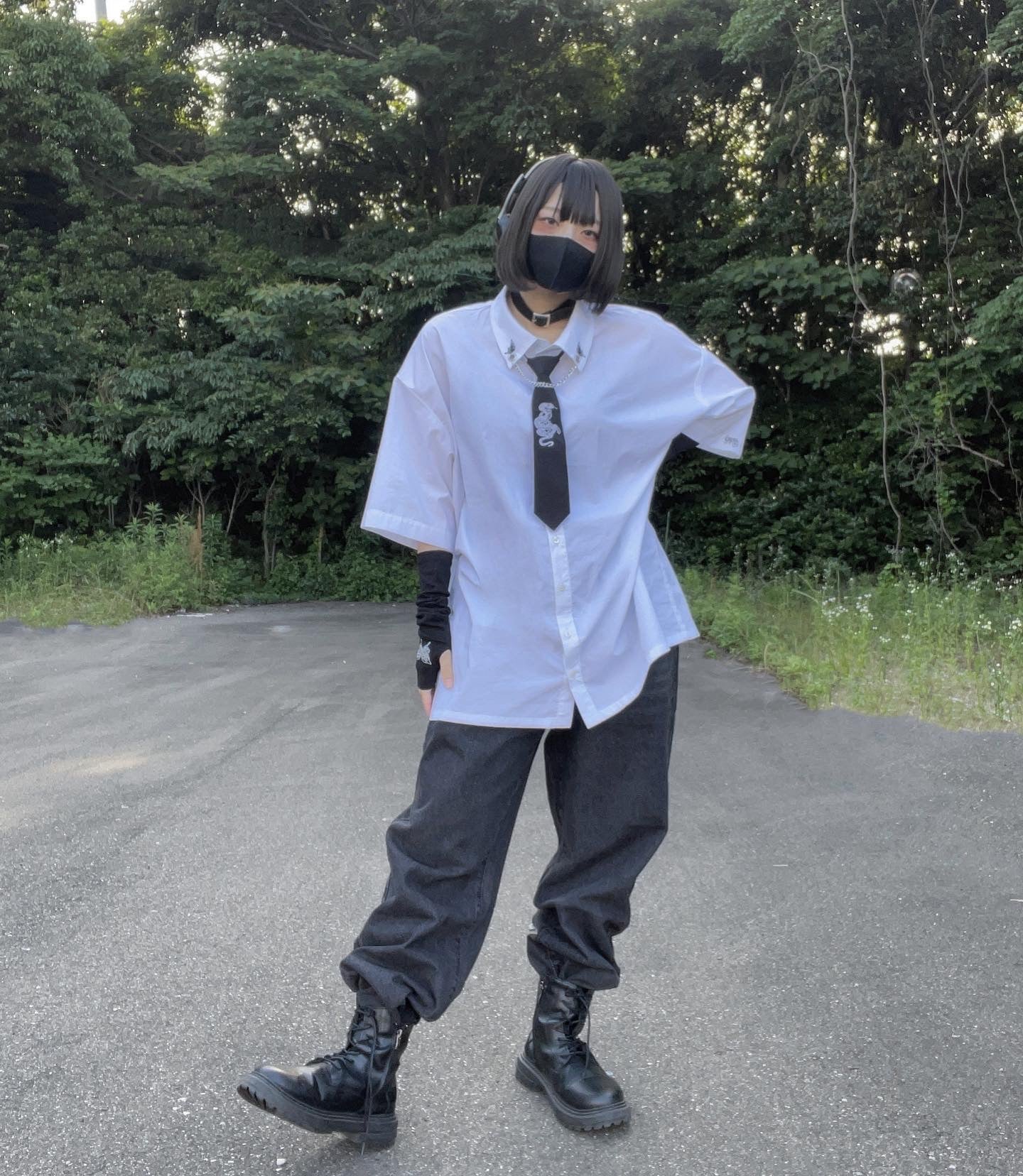 【再販】gibous logo butterfly chain shirt white