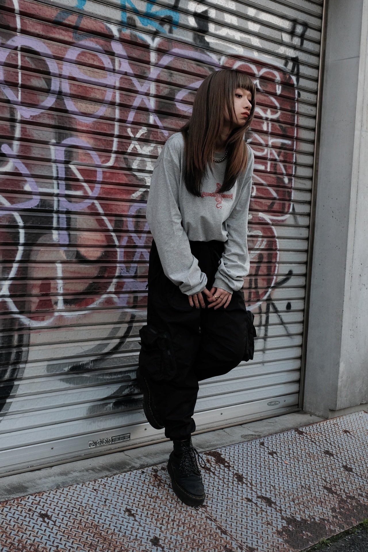 gibous scopion long T gray