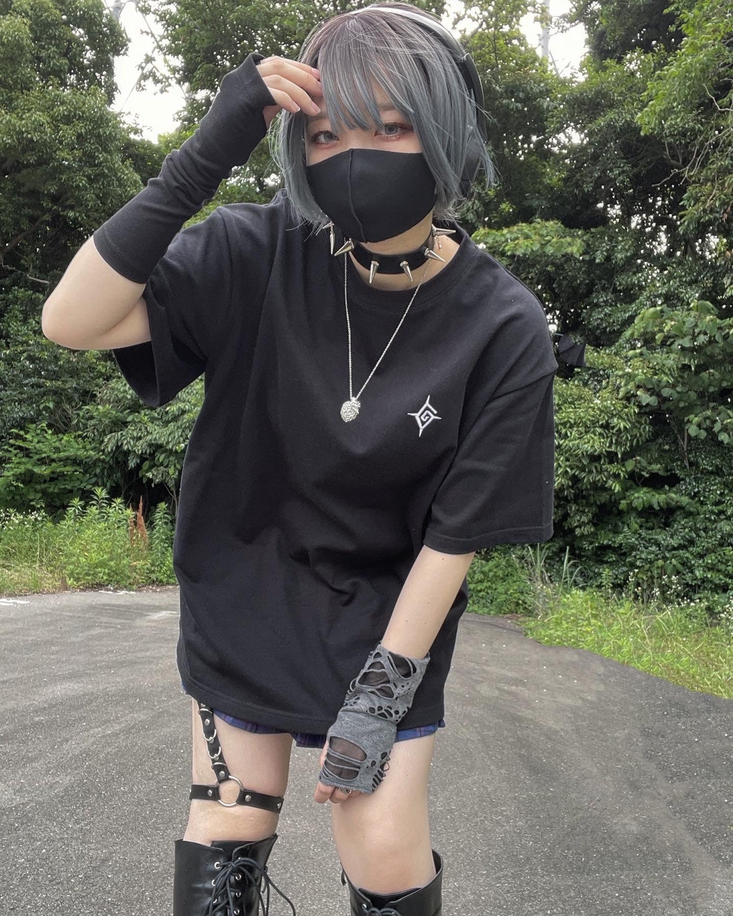 gibous Feeling T shirts black