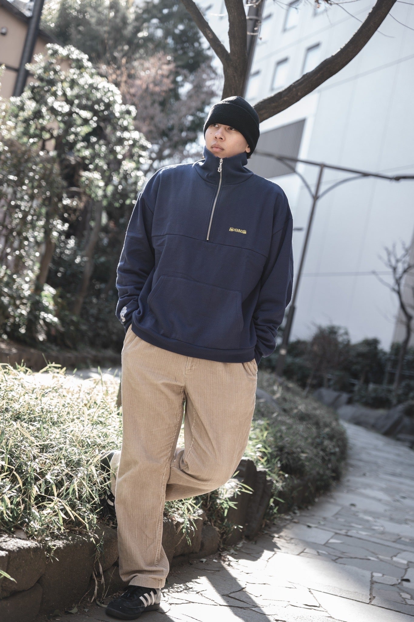 【再販】gibous logo snake half zip navy