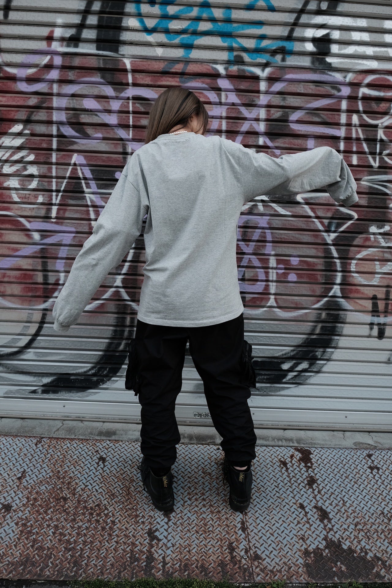 gibous scopion long T gray