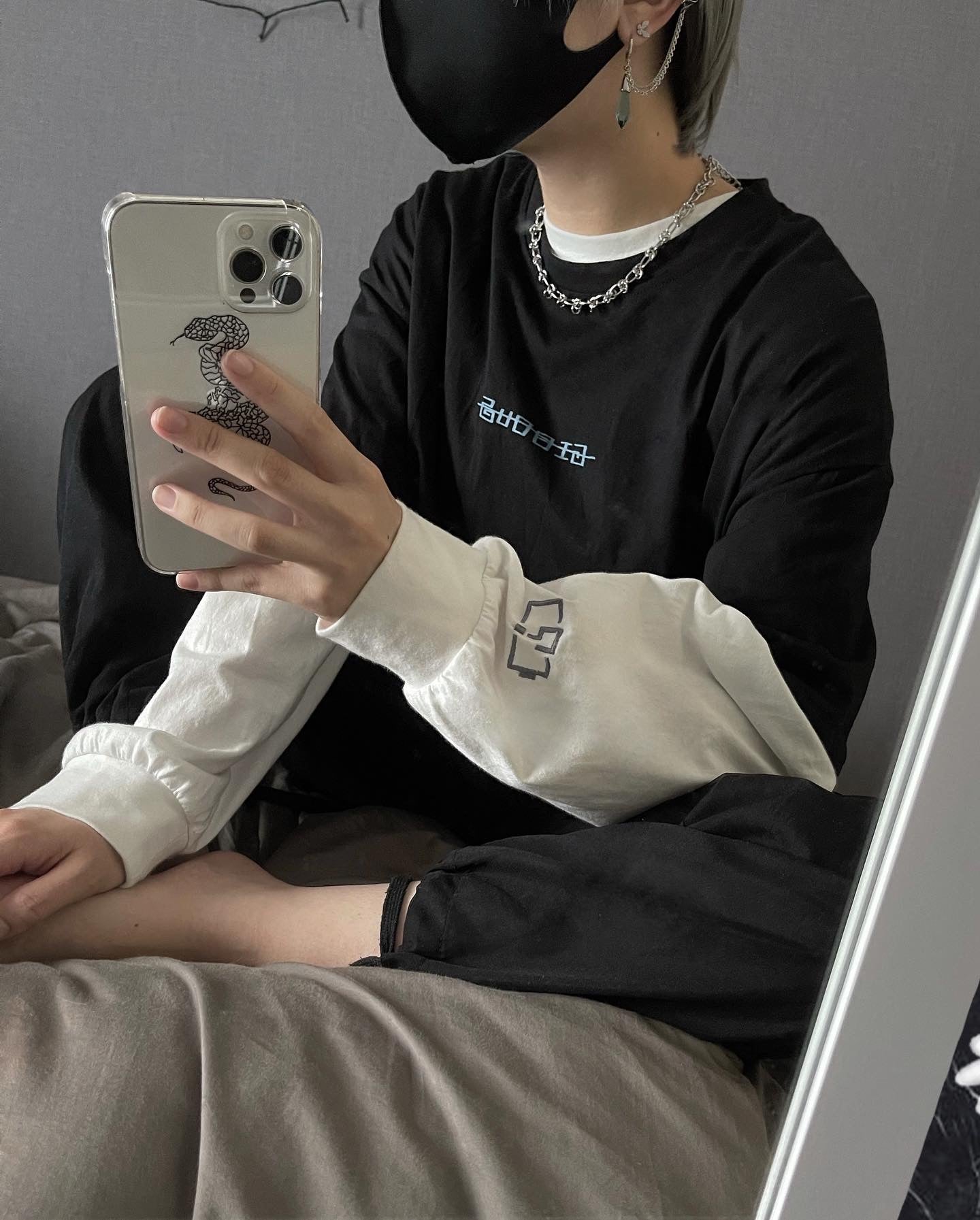【再販】gibous logo snake T black