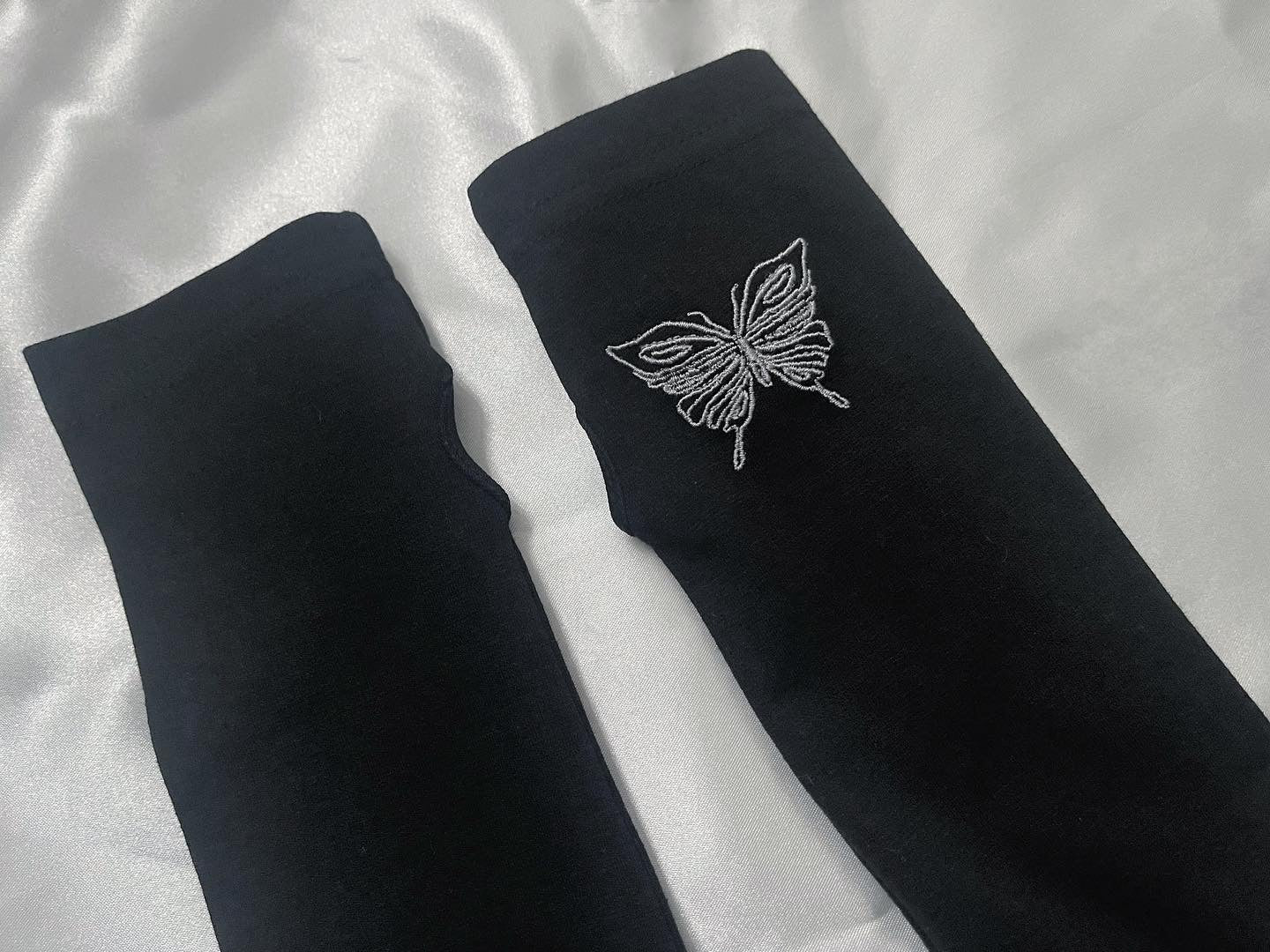 gibous logo butterfly arm cover