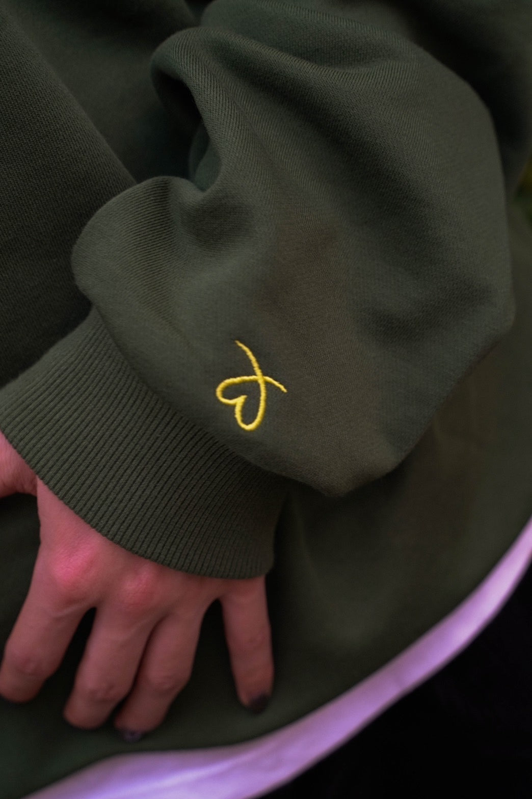 gibous wappen trainer moss green
