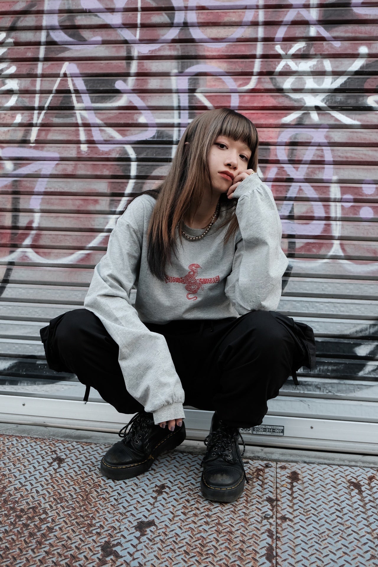 gibous scopion long T gray