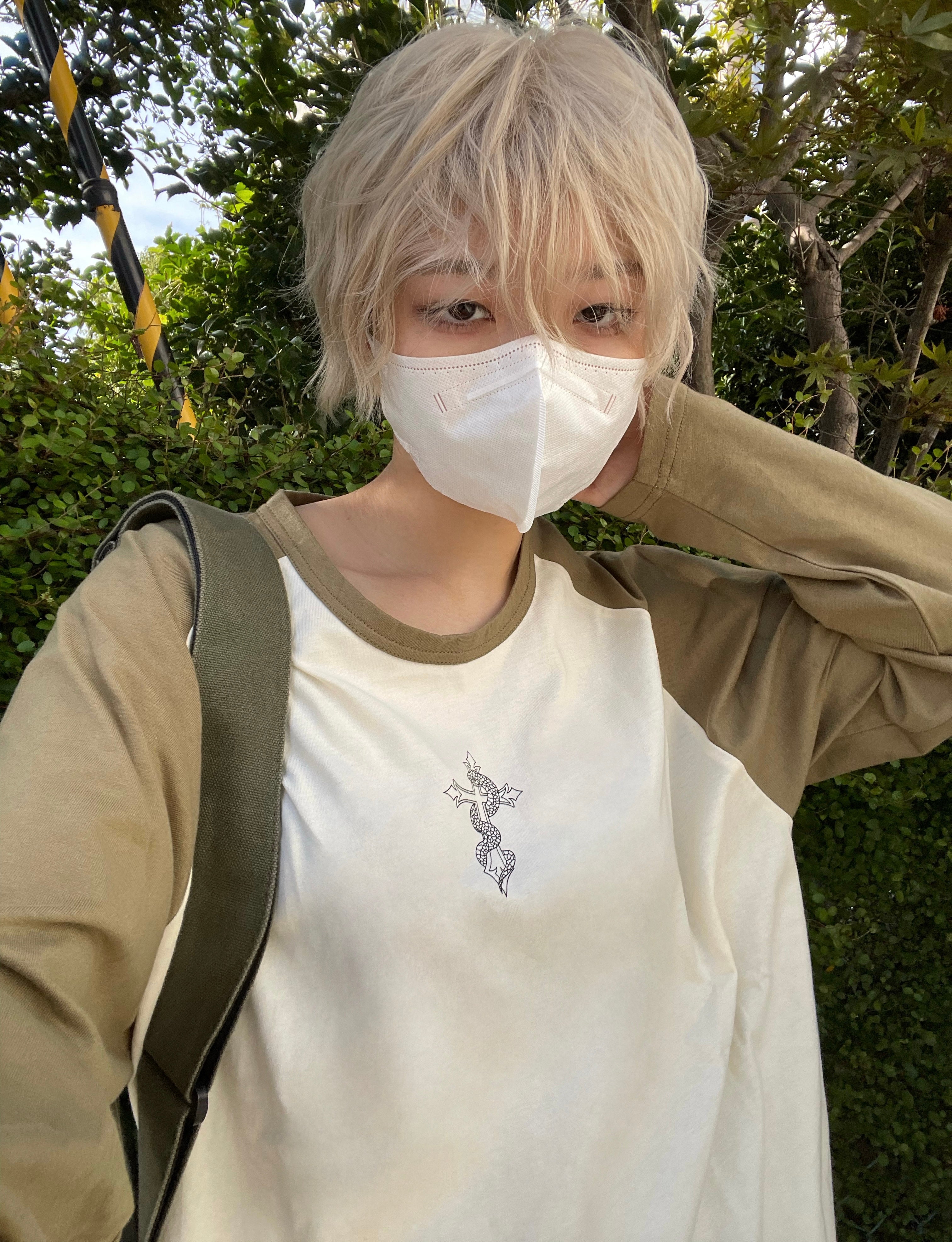 gibous cross Raglan long t khaki