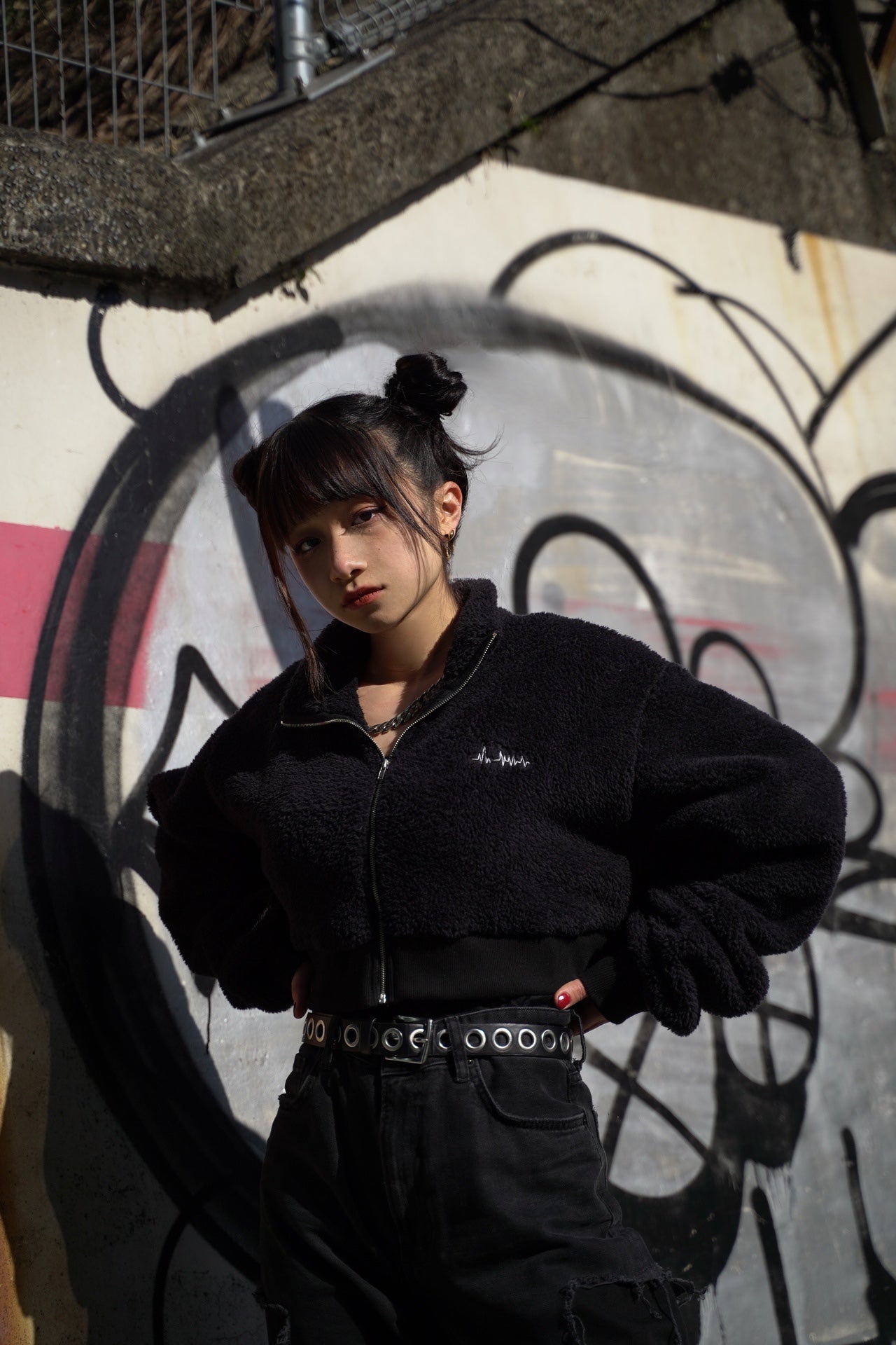 gibous signal boa outer short