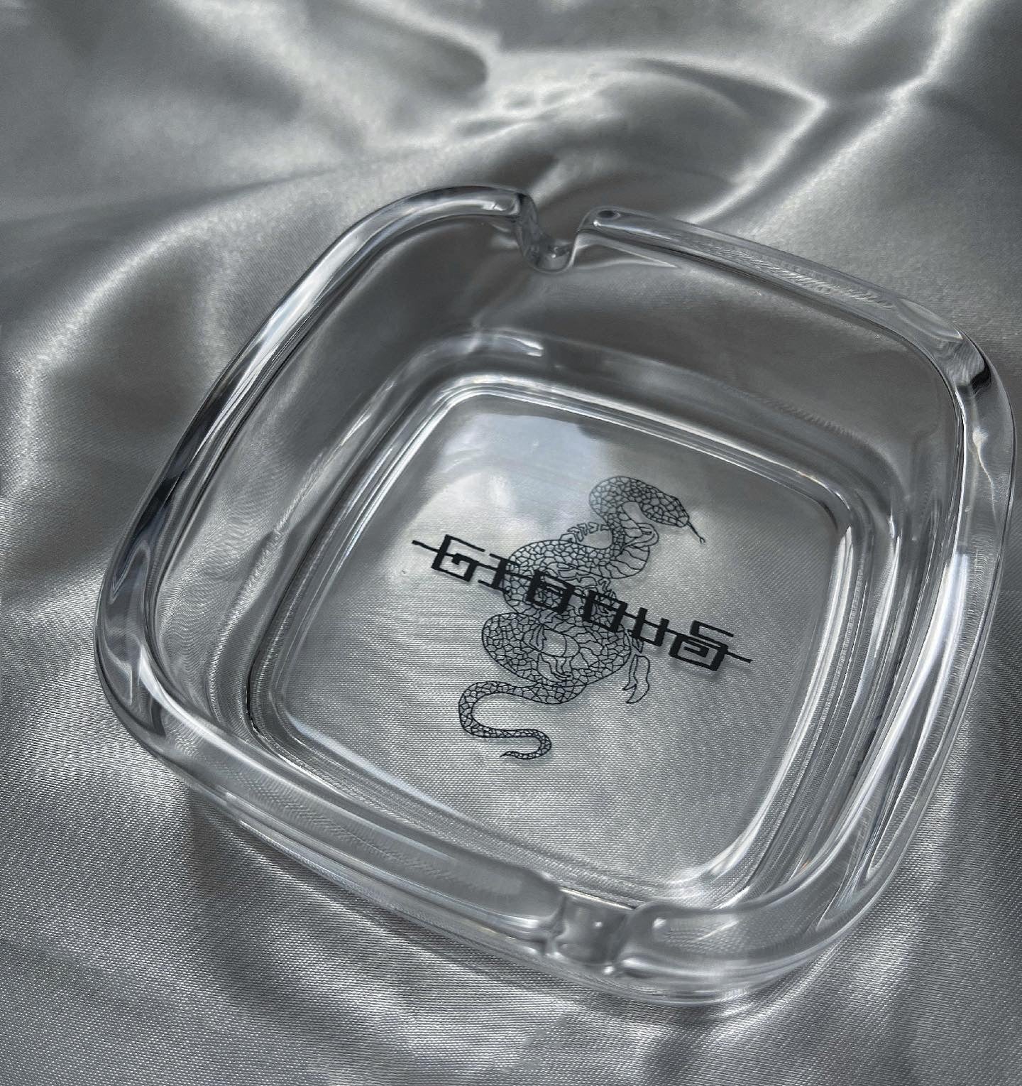 【再販】gibous snake scorpion glass ashtray