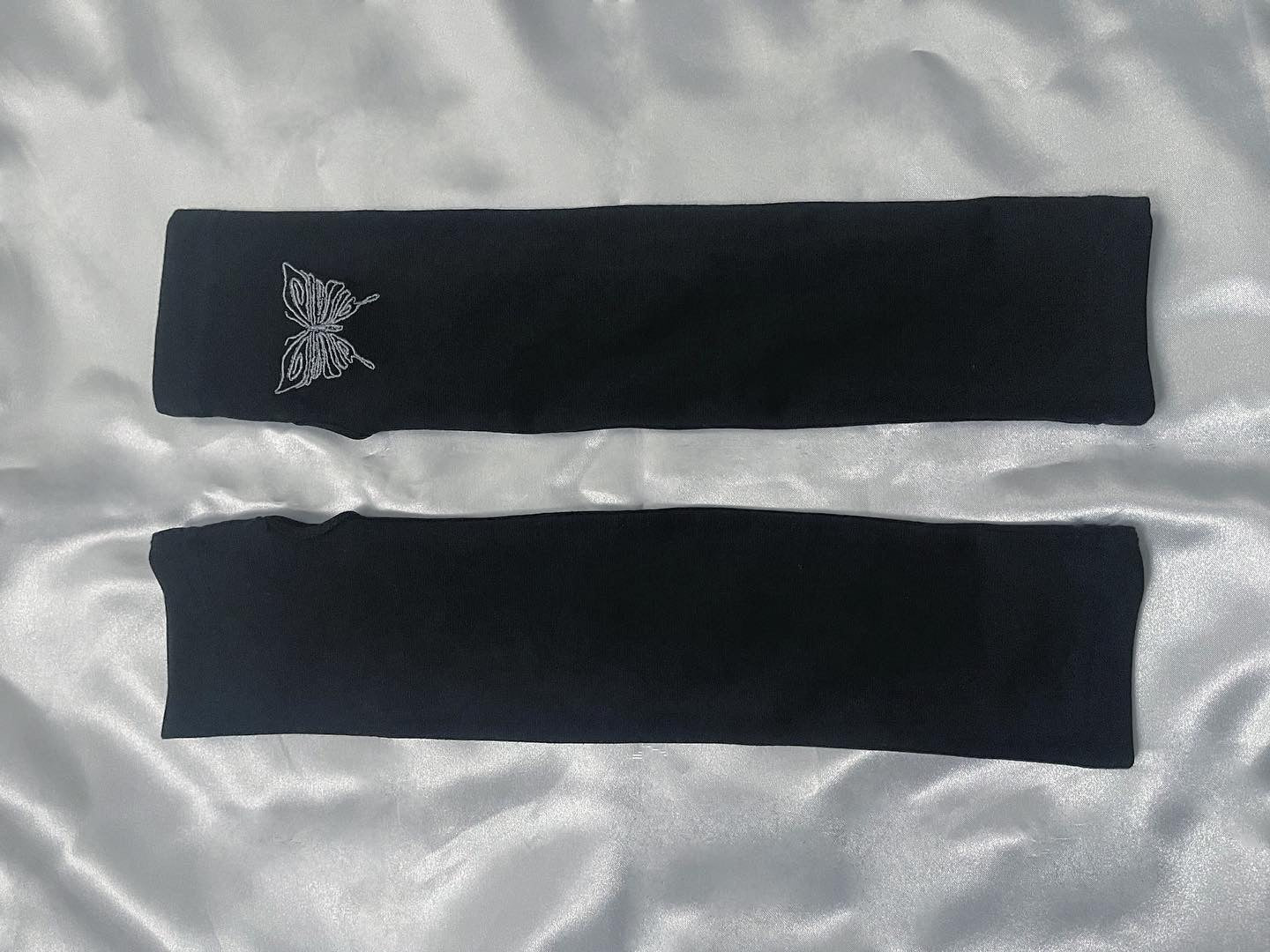 gibous logo butterfly arm cover