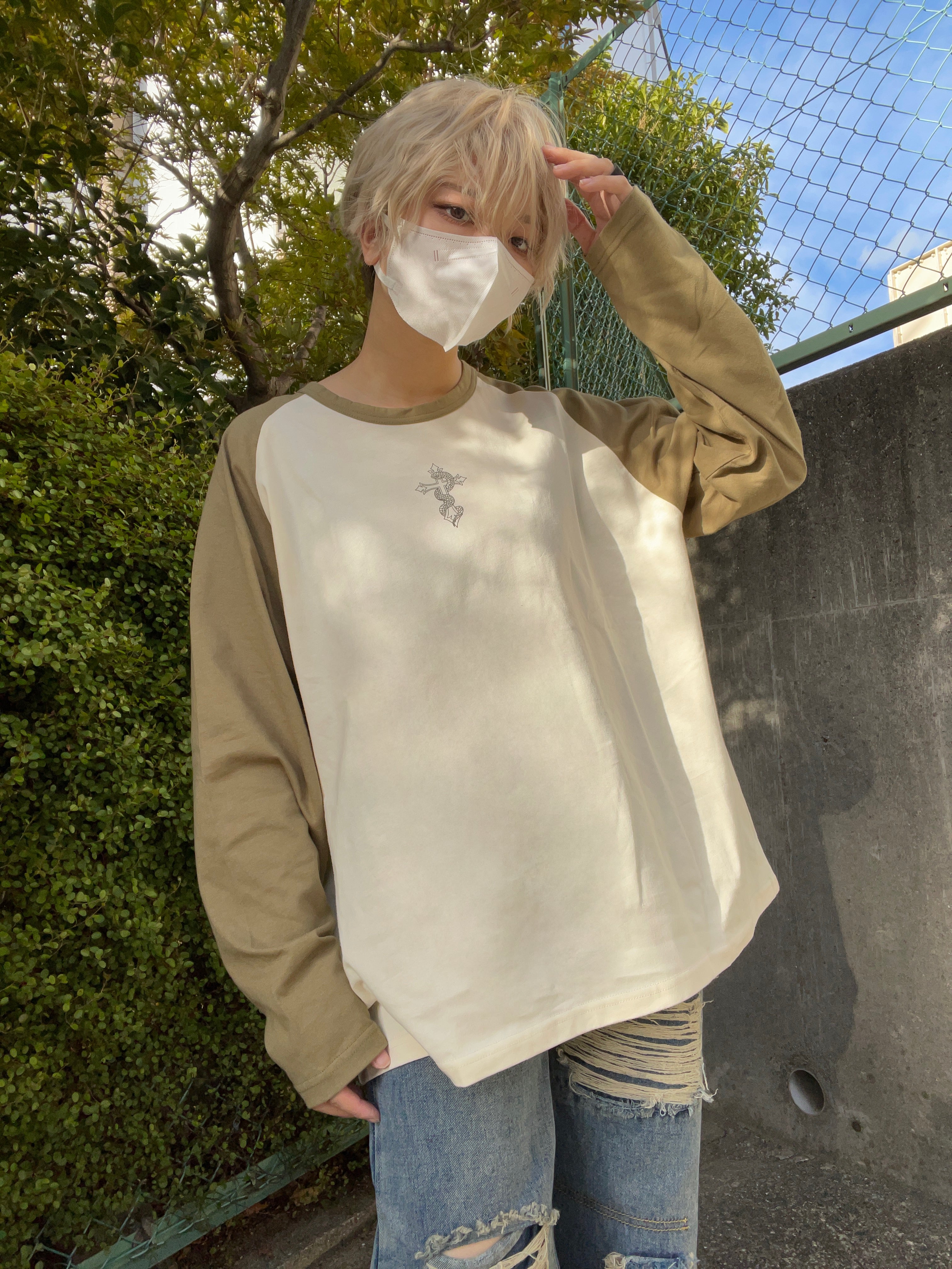 gibous cross Raglan long t khaki