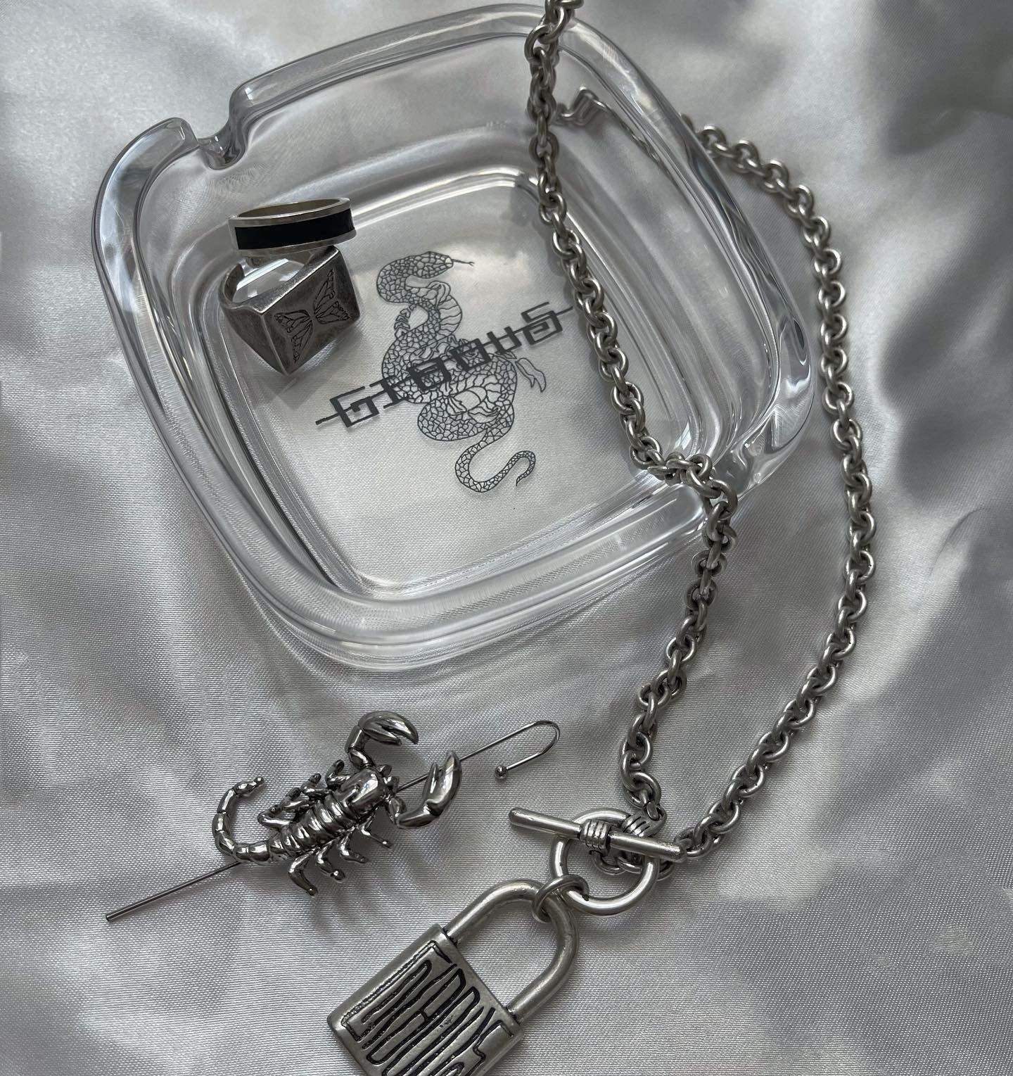 【再販】gibous snake scorpion glass ashtray