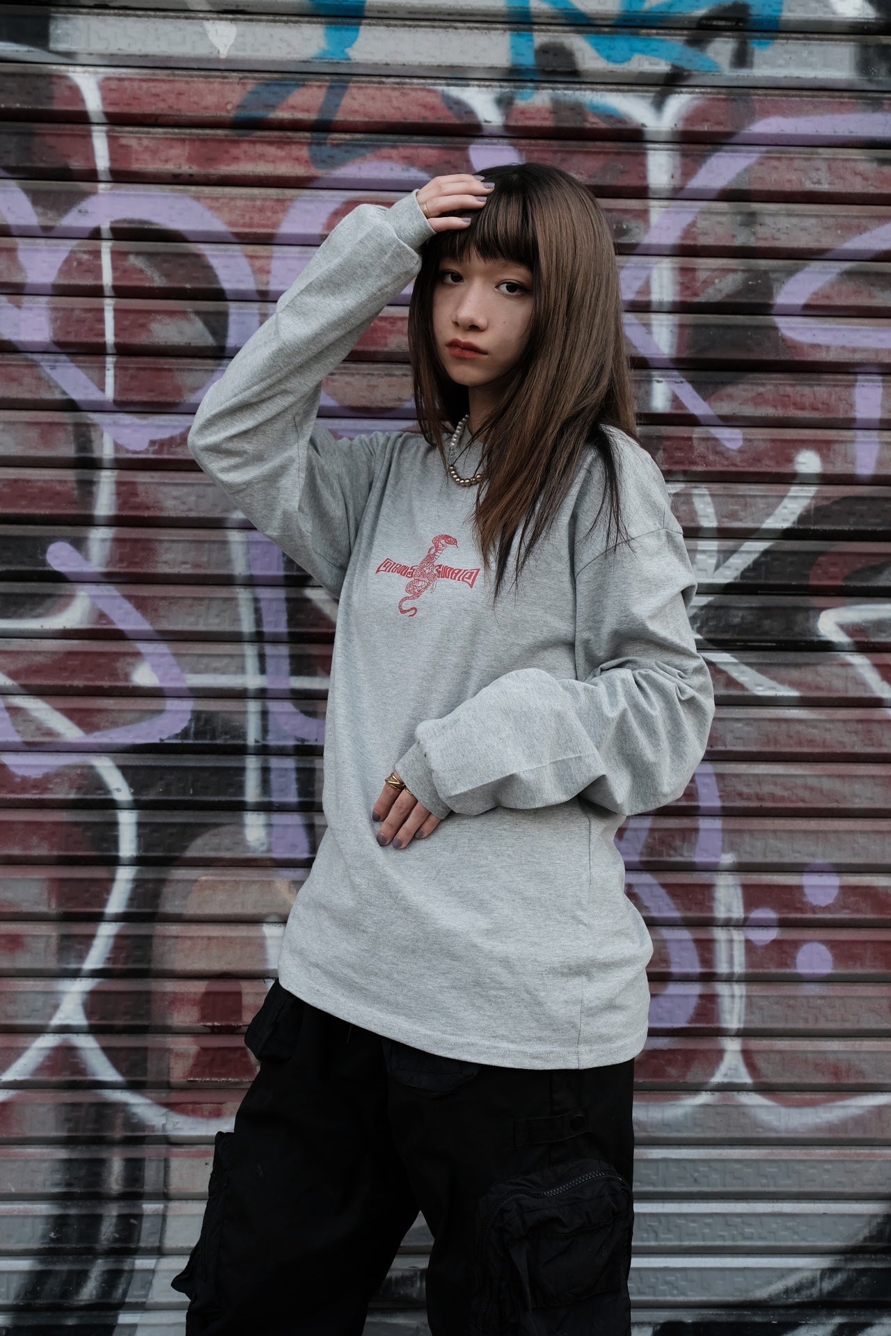 gibous scopion long T gray