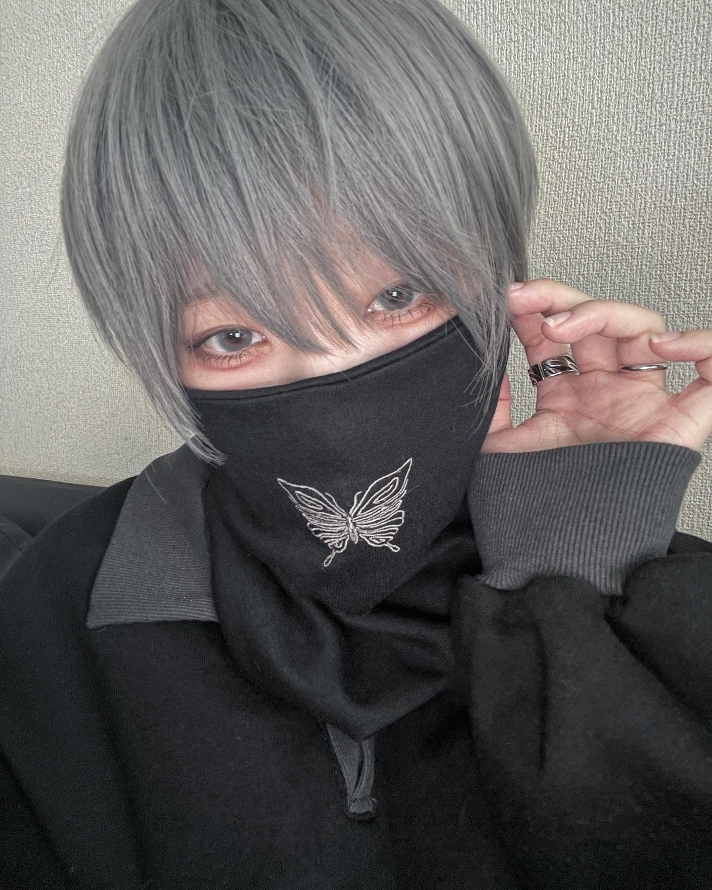 gibous butterfly neck warmer