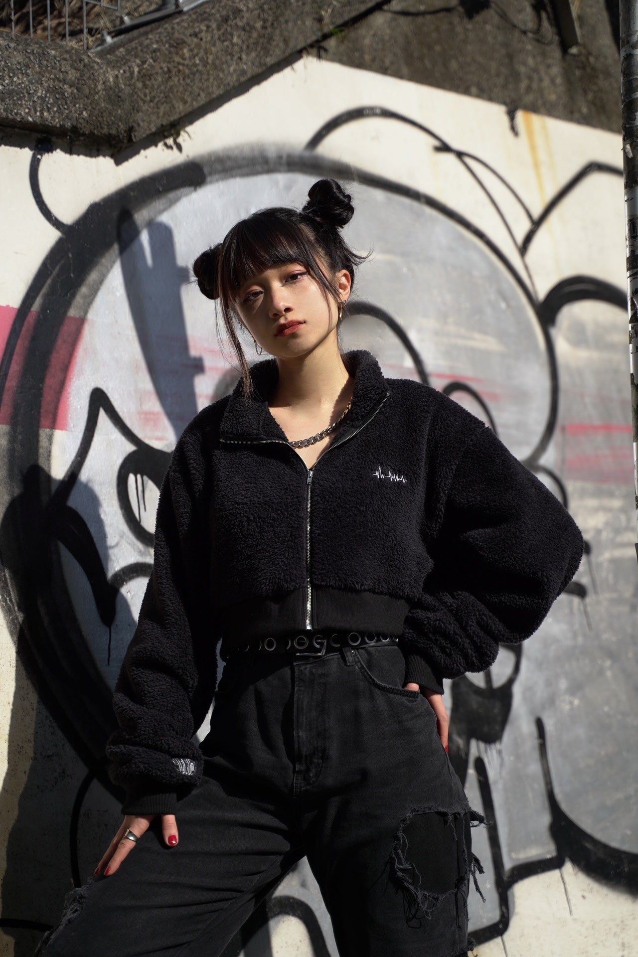 gibous signal boa outer short