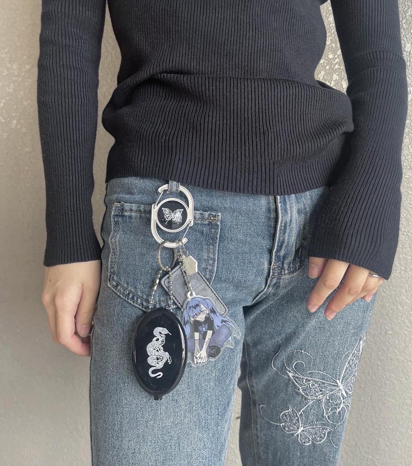 gibous butterfly carabiner