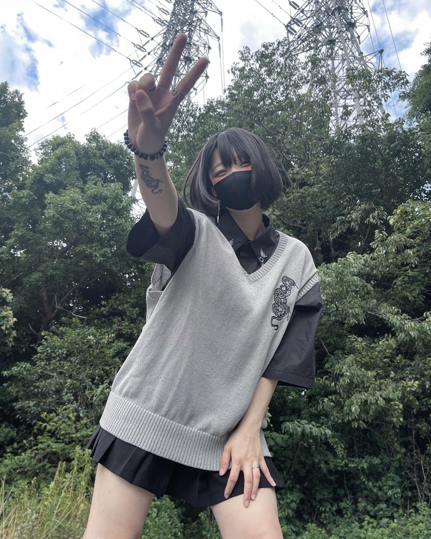 【再販】gibous logo butterfly chain shirt black