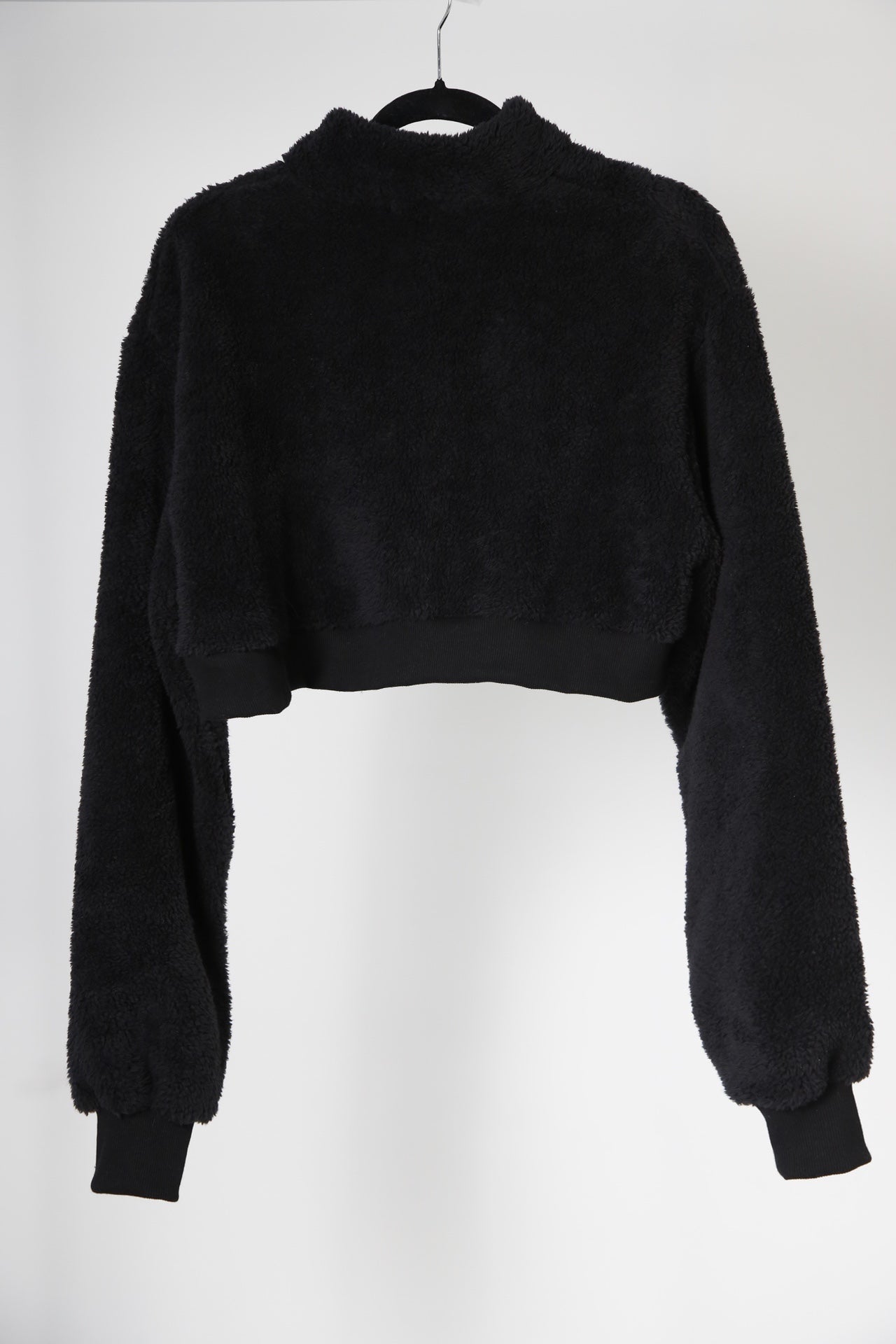 gibous signal boa outer short