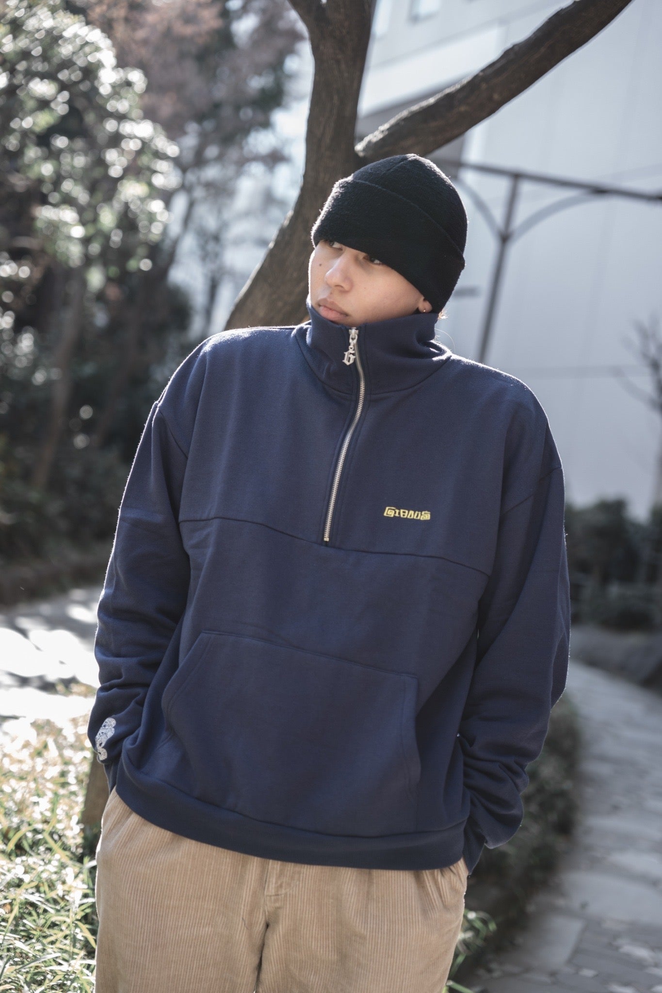 【再販】gibous logo snake half zip navy
