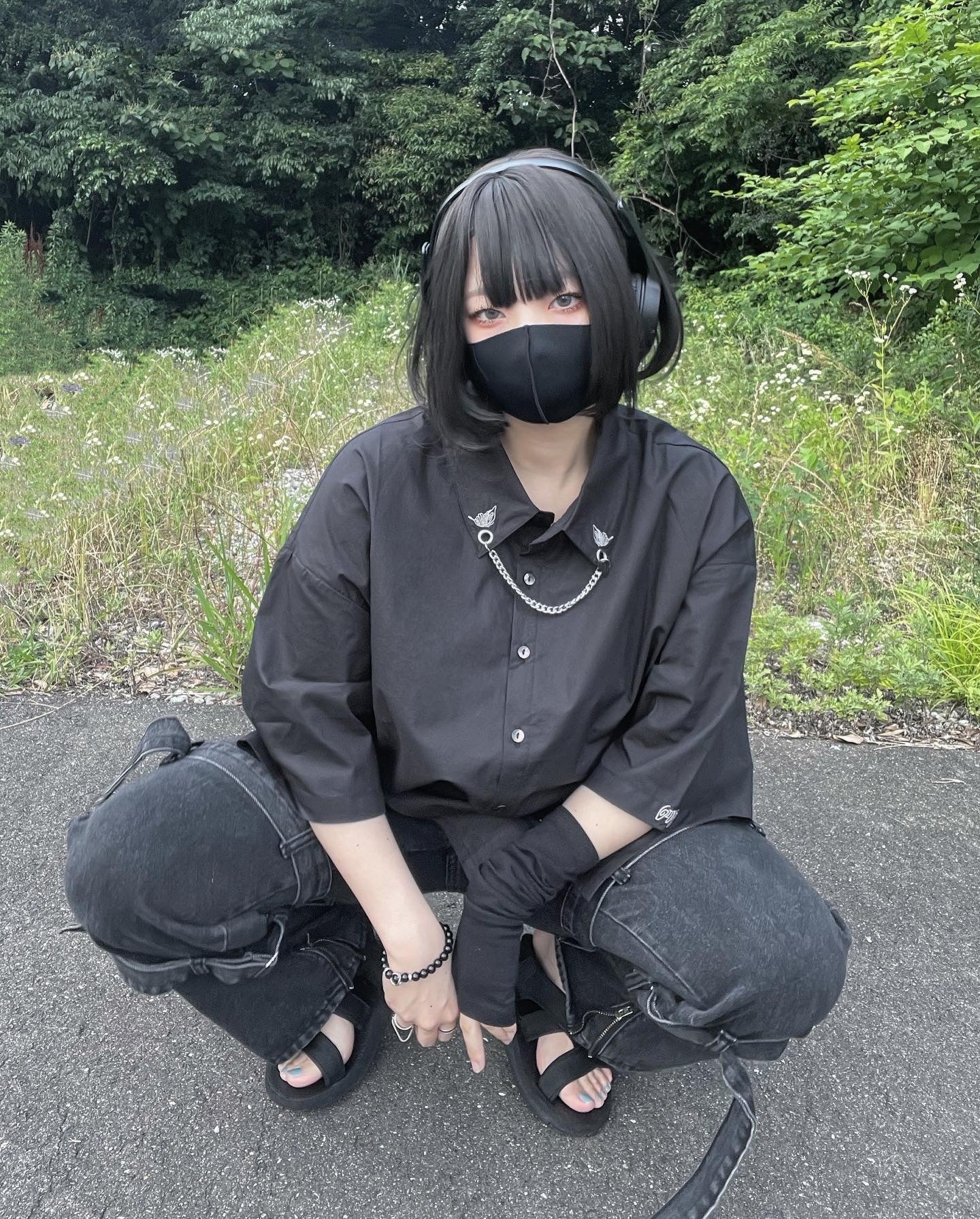 【再販】gibous logo butterfly chain shirt black
