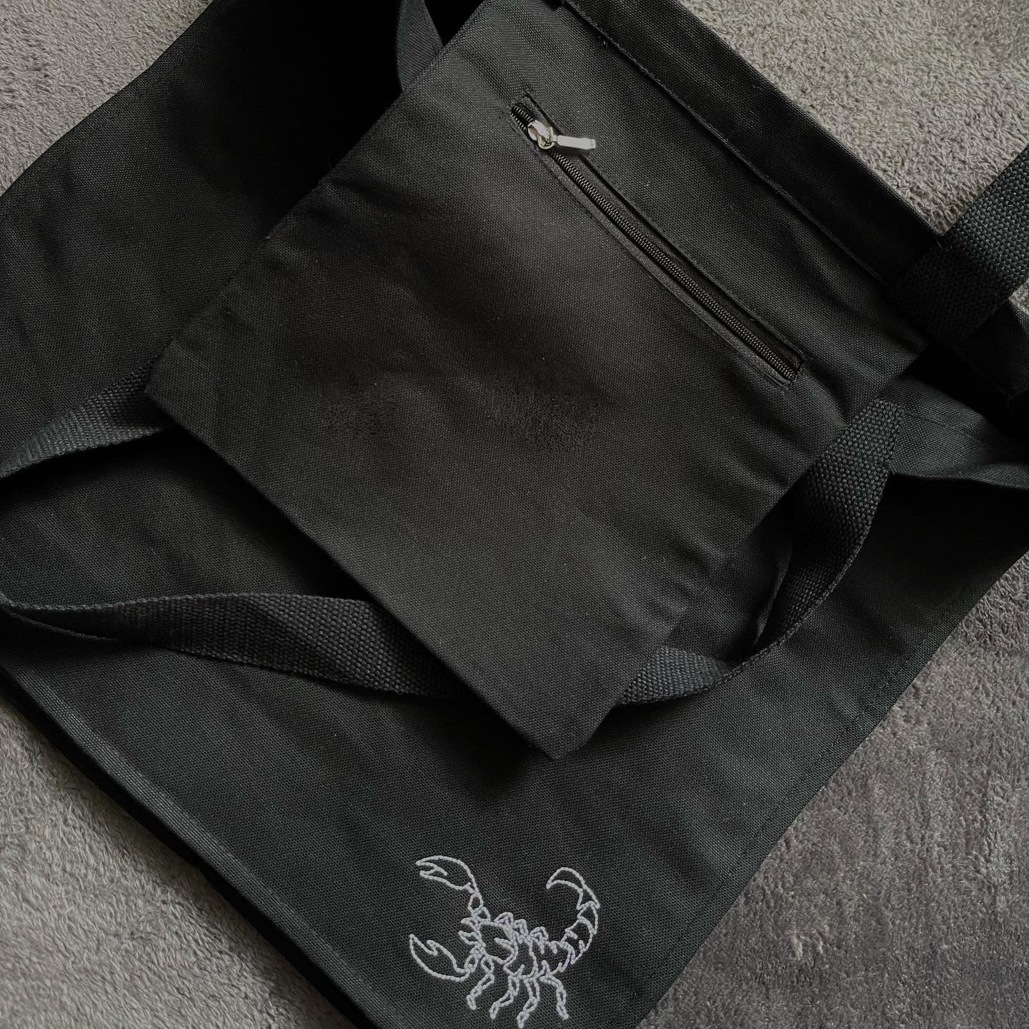gibous scorpion black tote bag