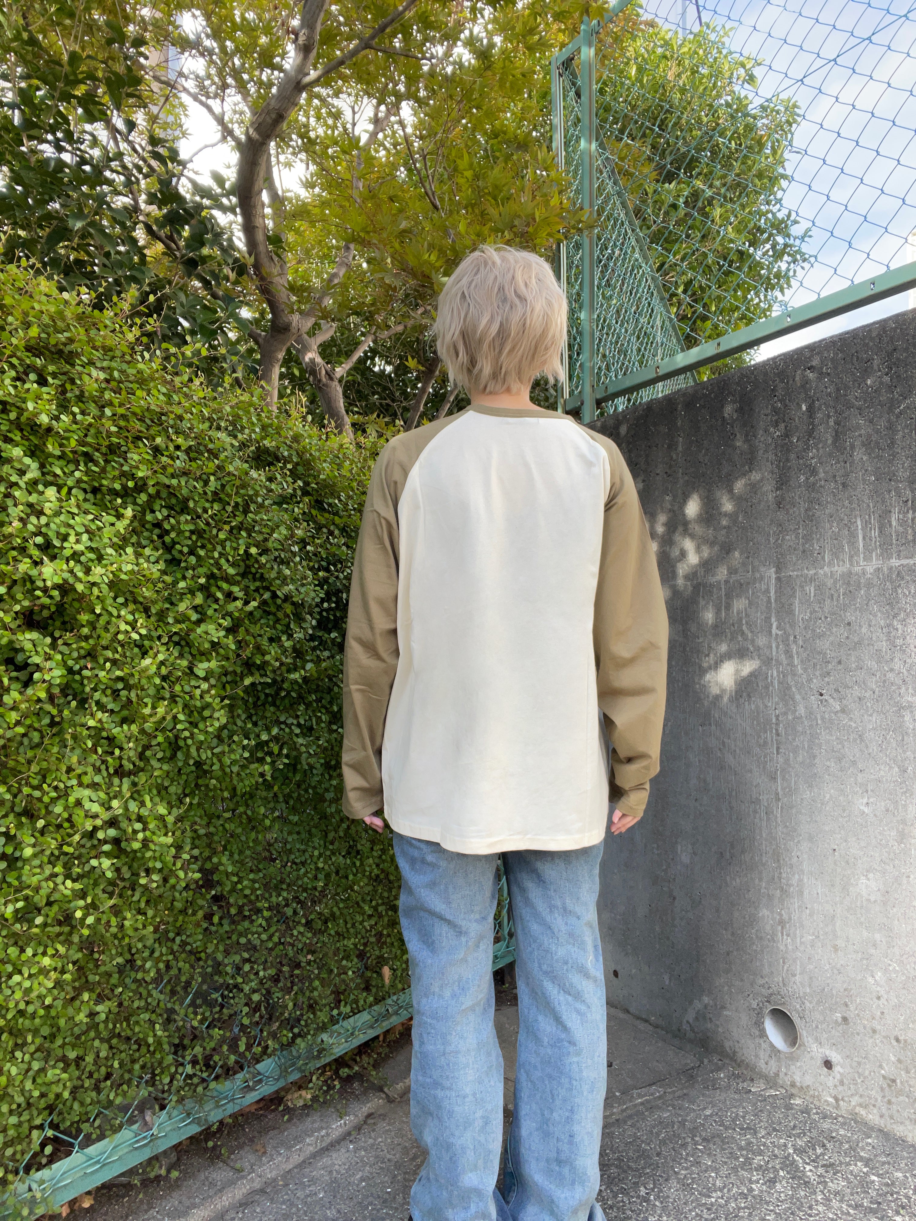 gibous cross Raglan long t khaki