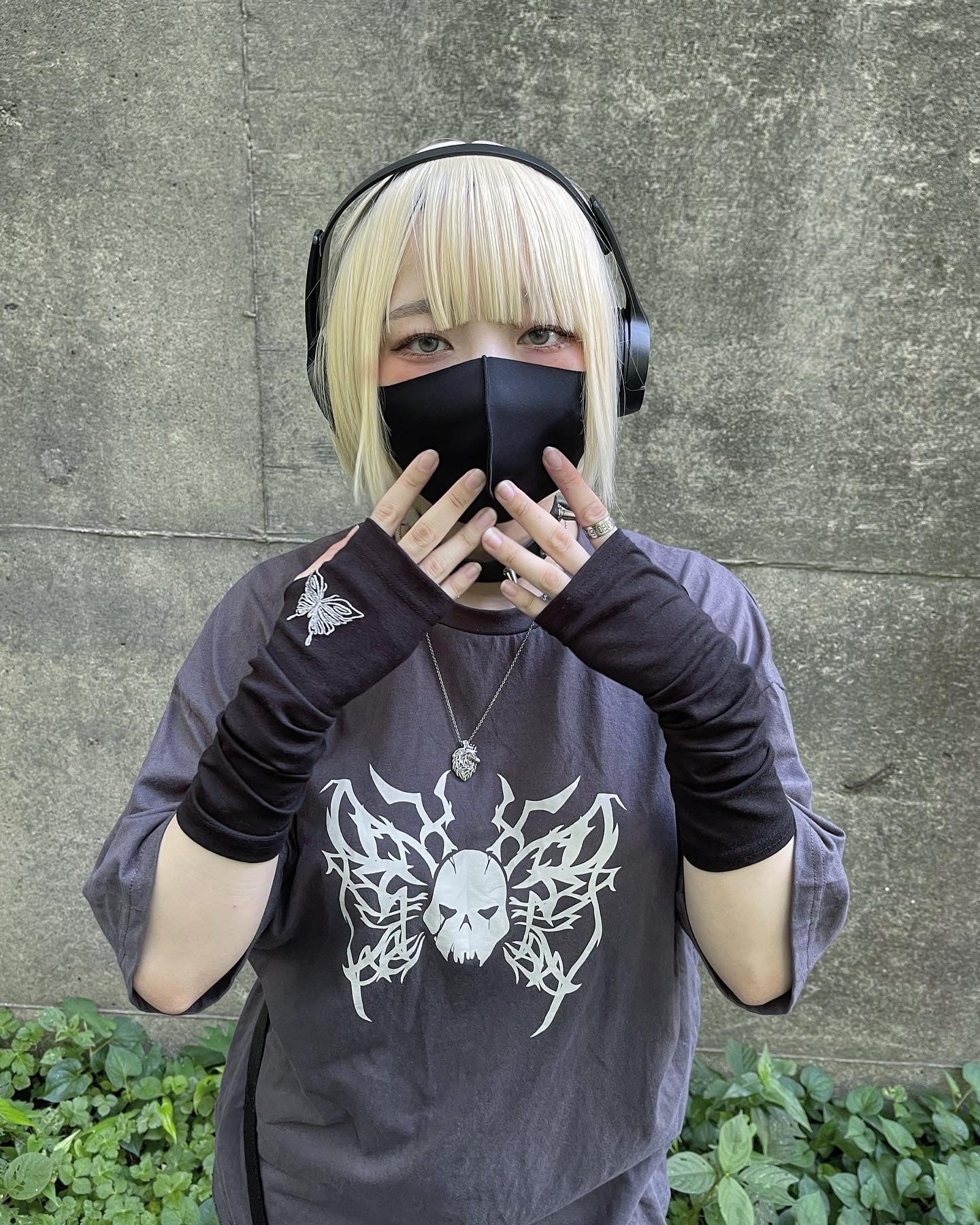 gibous skull butterfly dark gray
