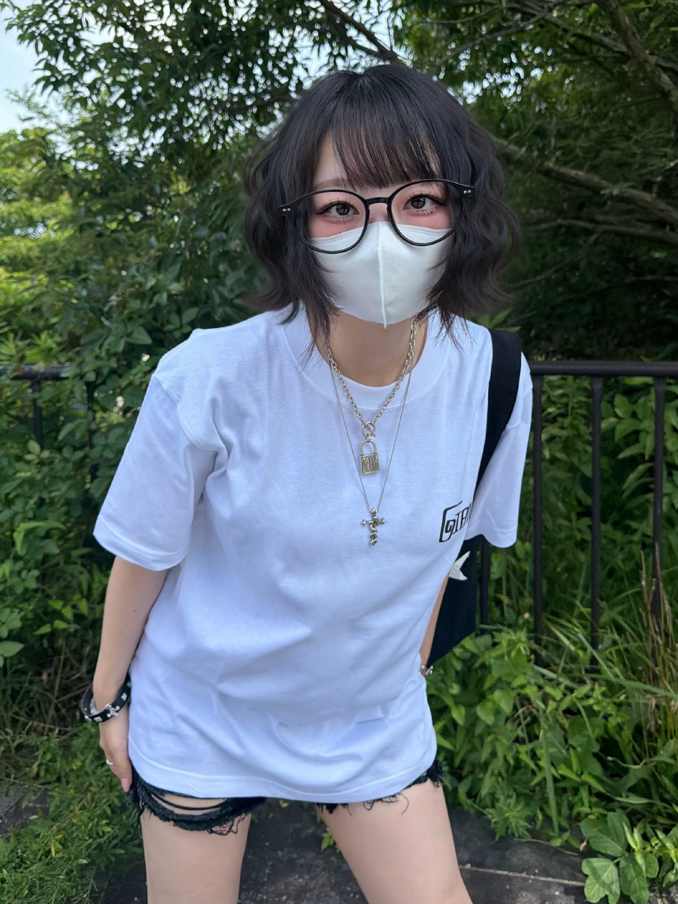 gibous script logo t shirt white