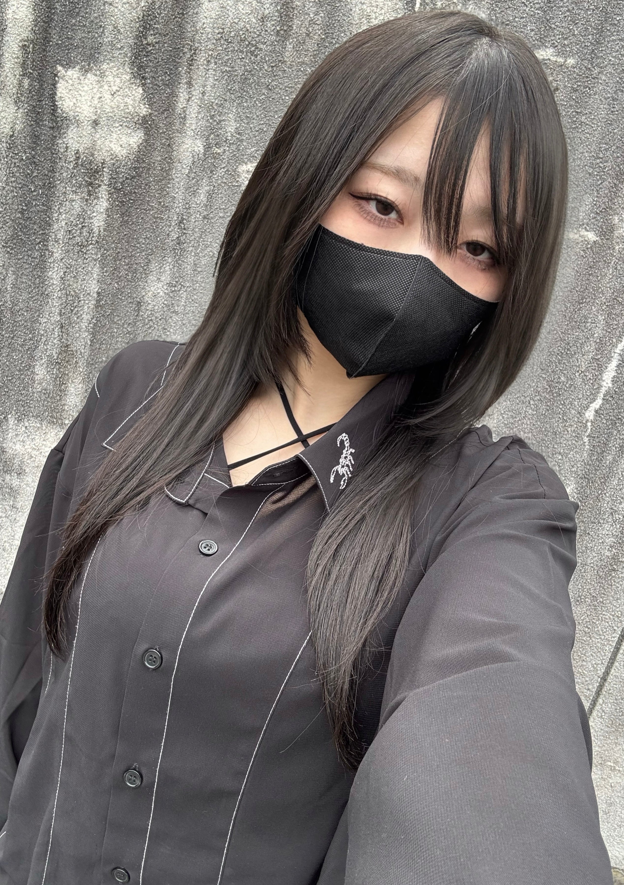 gibous sheer stitch scorpion shirt