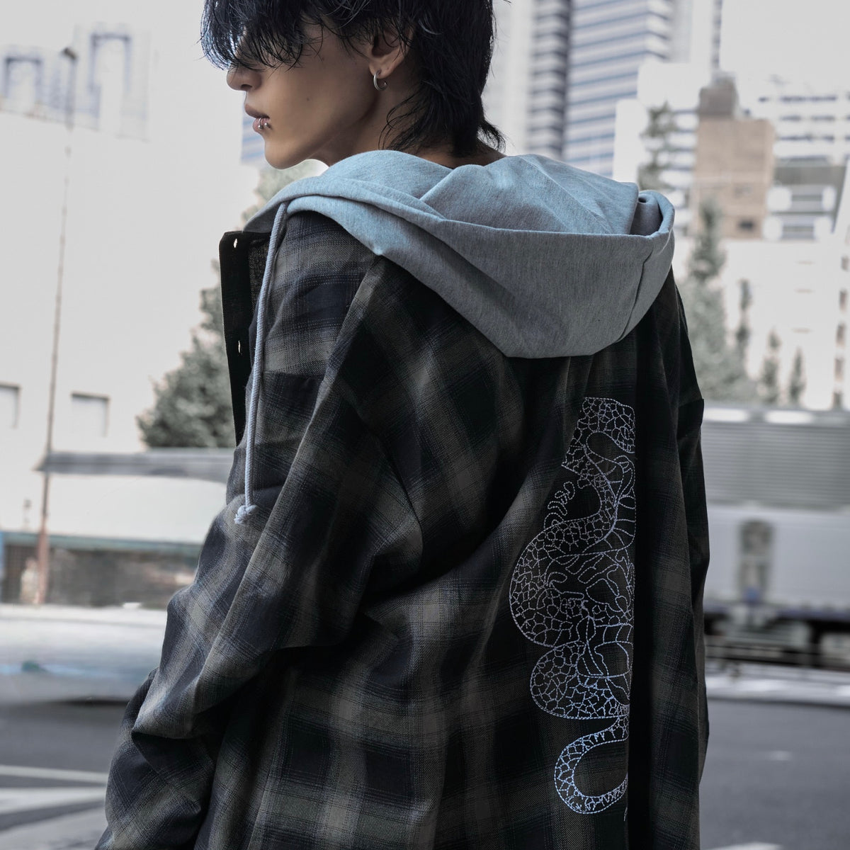再販】gibous snake scorpion check shirt hoodie
